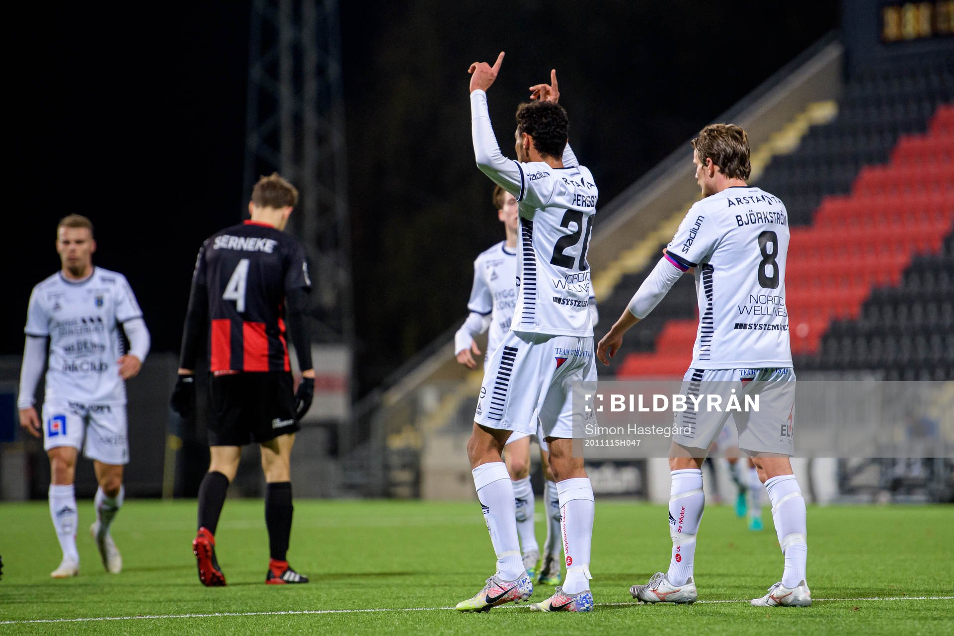 Sirius Joakim Persson jublar efter 0-1 under fotbollsmatchen i Svenska Cupen mellan Brommapojkarna och Sirius den 11 november 2020 i Stockholm.