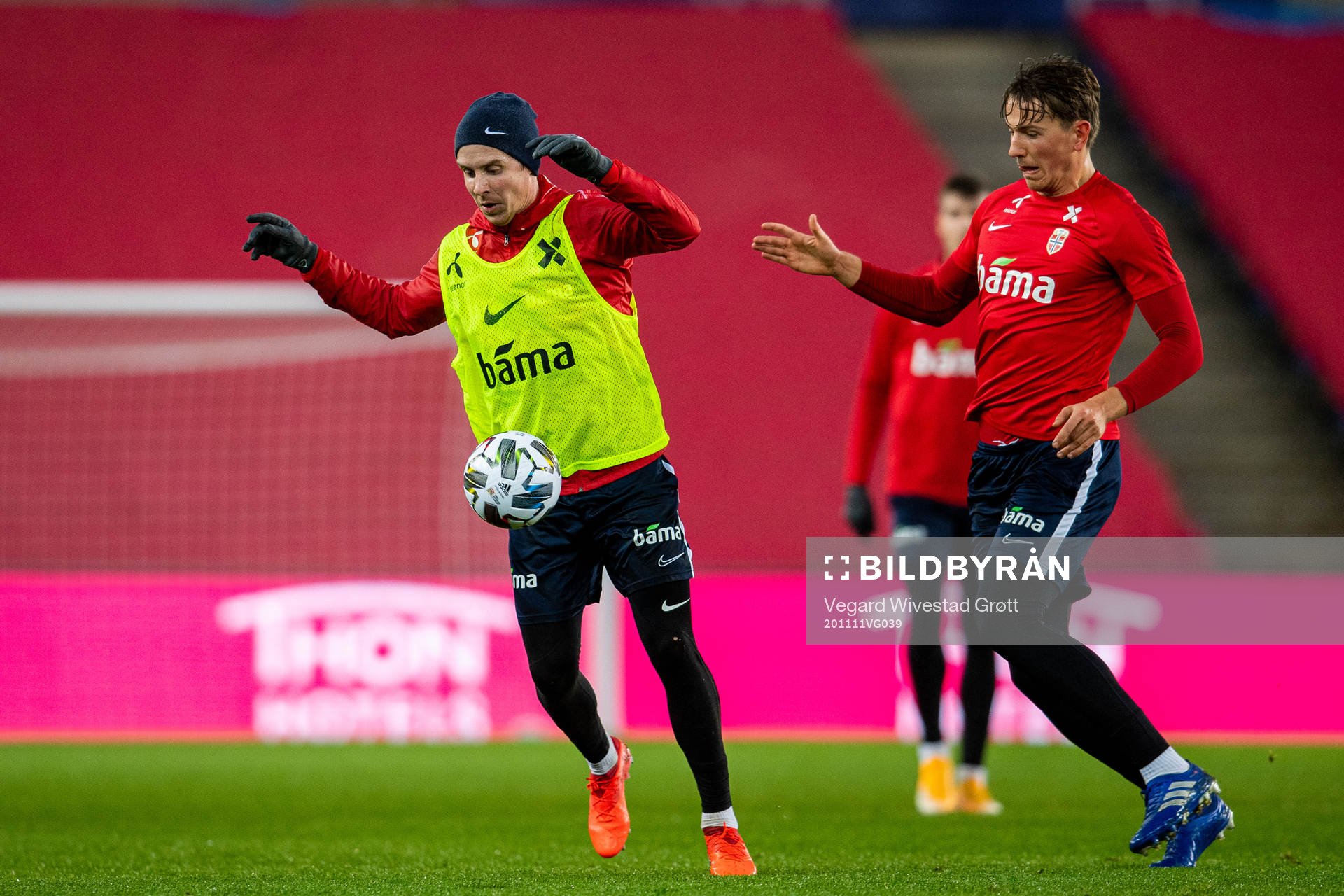 Stefan Johansen and Sander Berge of the Norwegian national