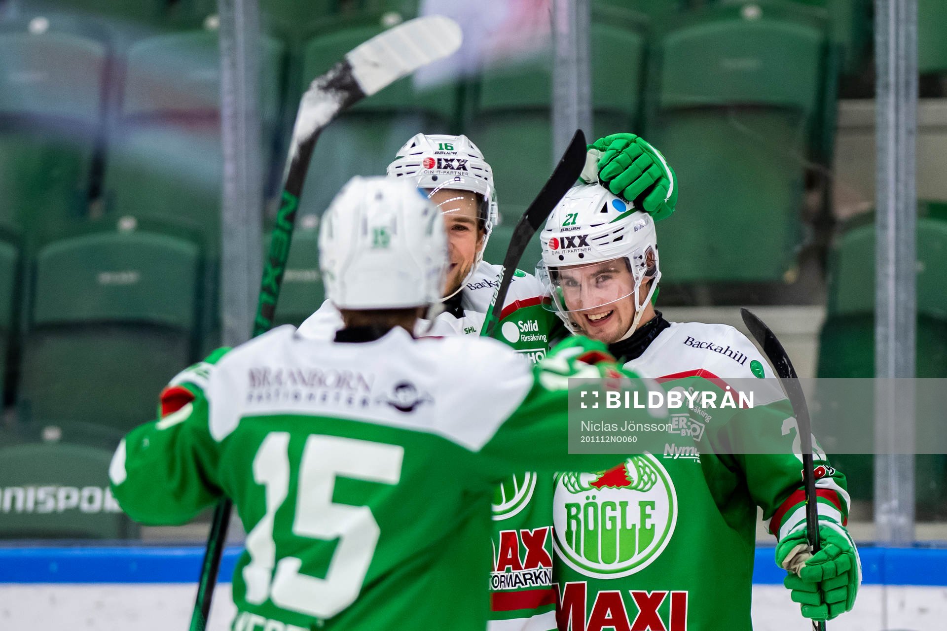 Rögles Nils Höglander jublar