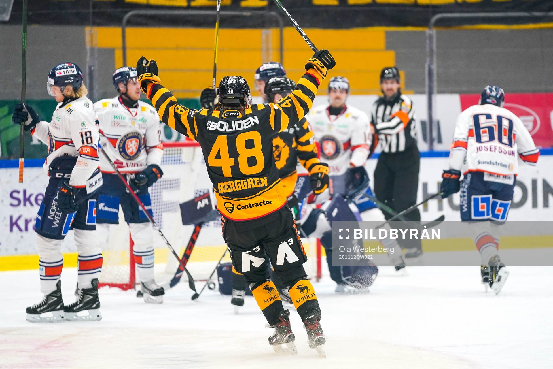 Skellefteås Jonatan Berggren jublar