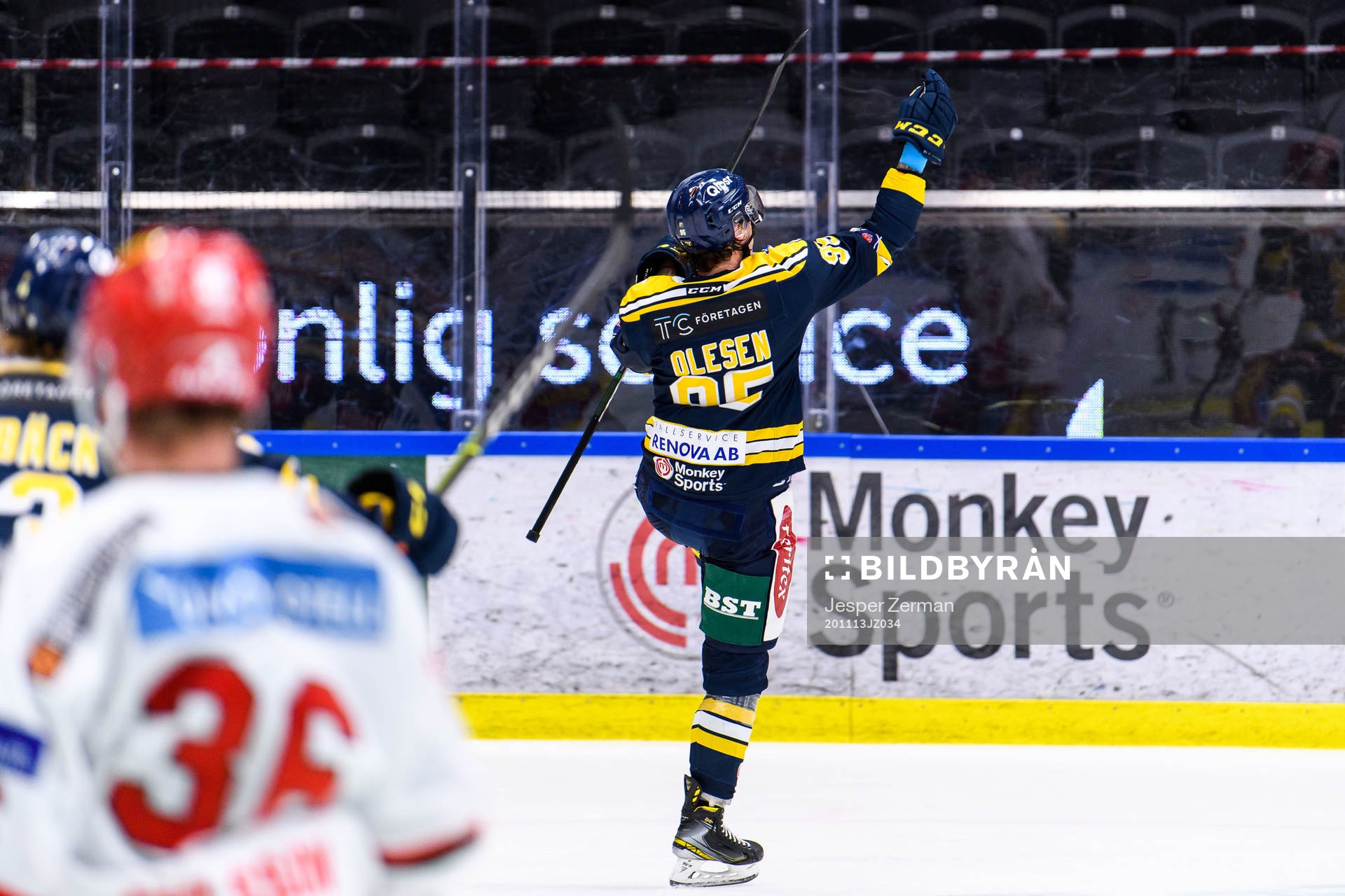 Södertäljes Nick Olesen jublar