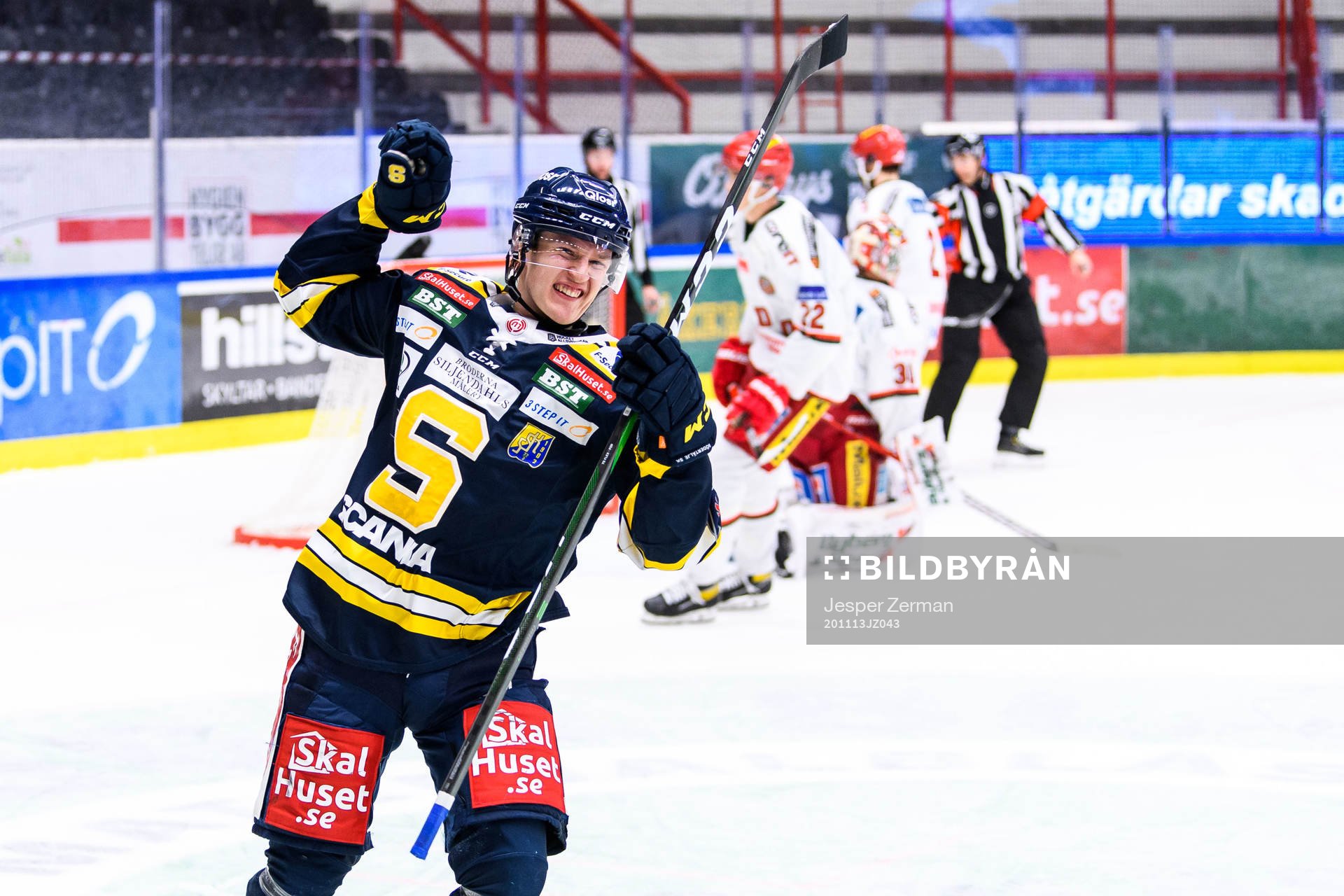 Södertäljes Hugo Gustafsson jublar