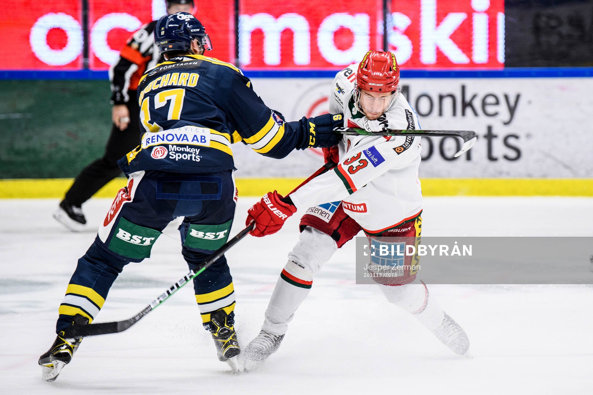Södertäljes Evan Bouchard och Modos Max Tjernström