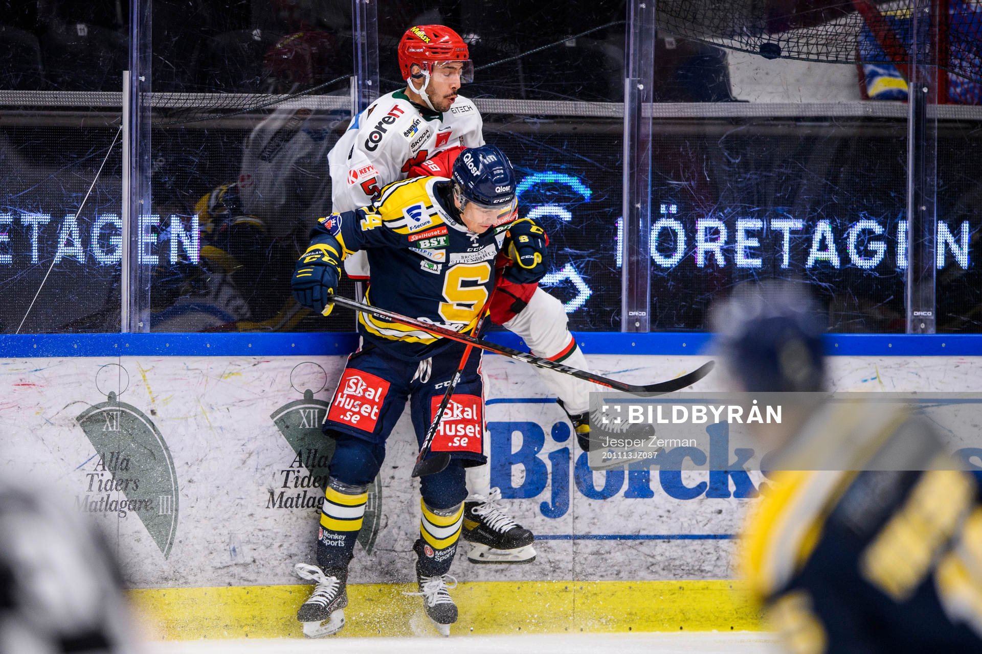 Södertäljes Rasmus Kahilainen och Modos Frank Corrado