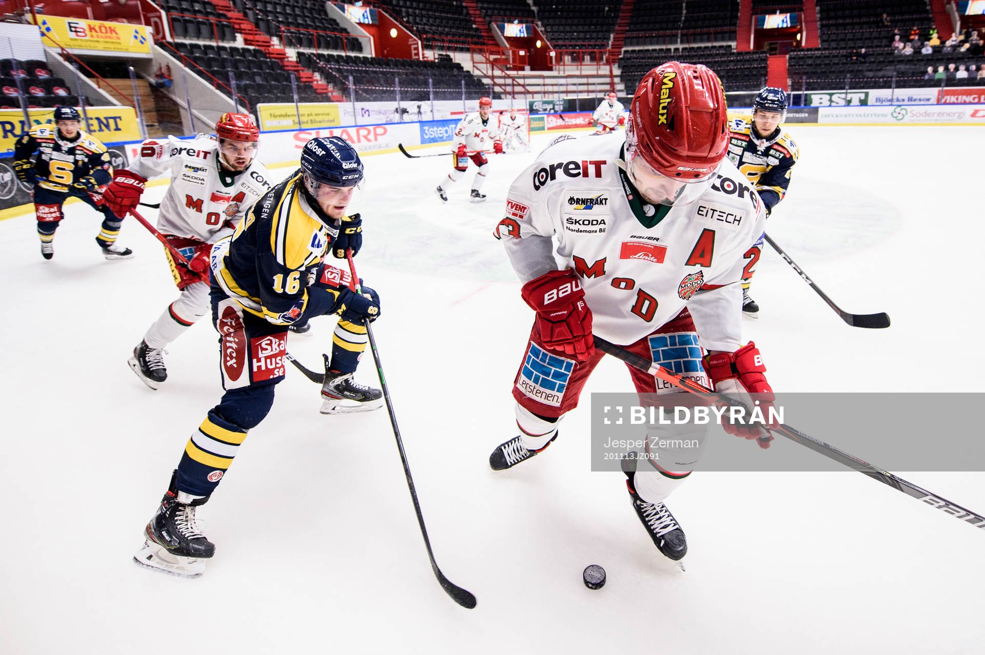Södertäljes Samuel Fagemo och Modos Daniel Sylwander