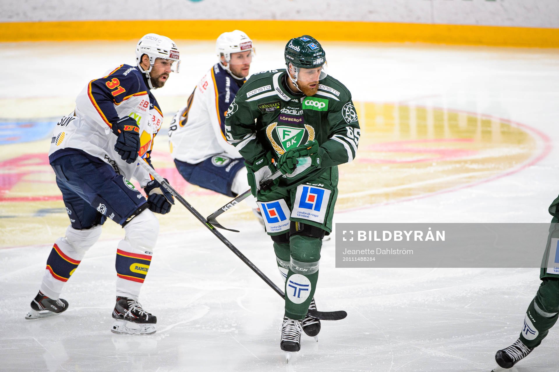 Djurgårdens Dick Axelsson och Färjestads Vojtech Mozik
