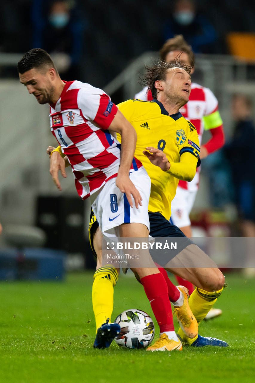 Mateo Kovacic of Croatia against Albin Ekdal of Sweden
