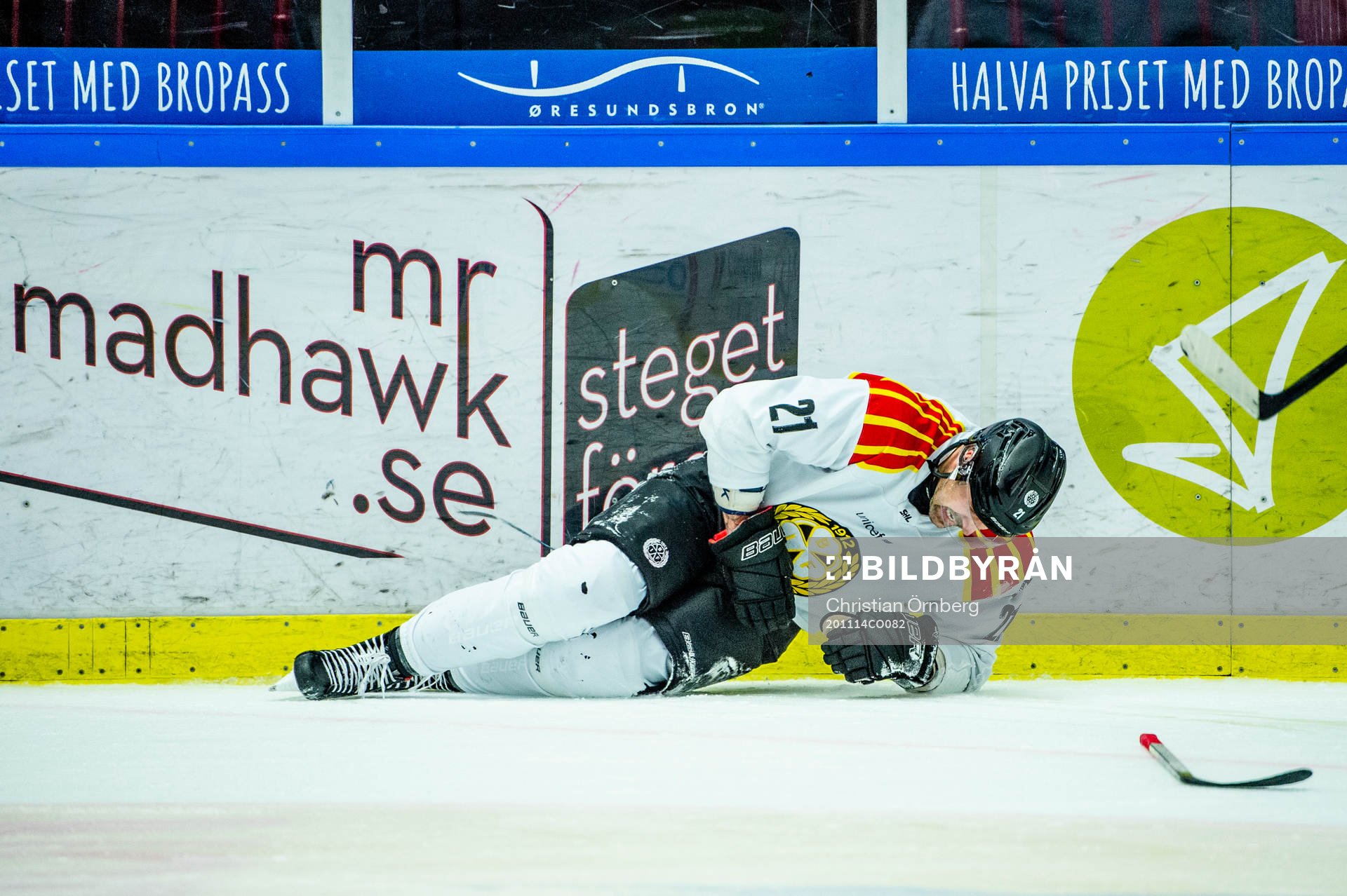 Brynäs Patrik Berglund skadar sig