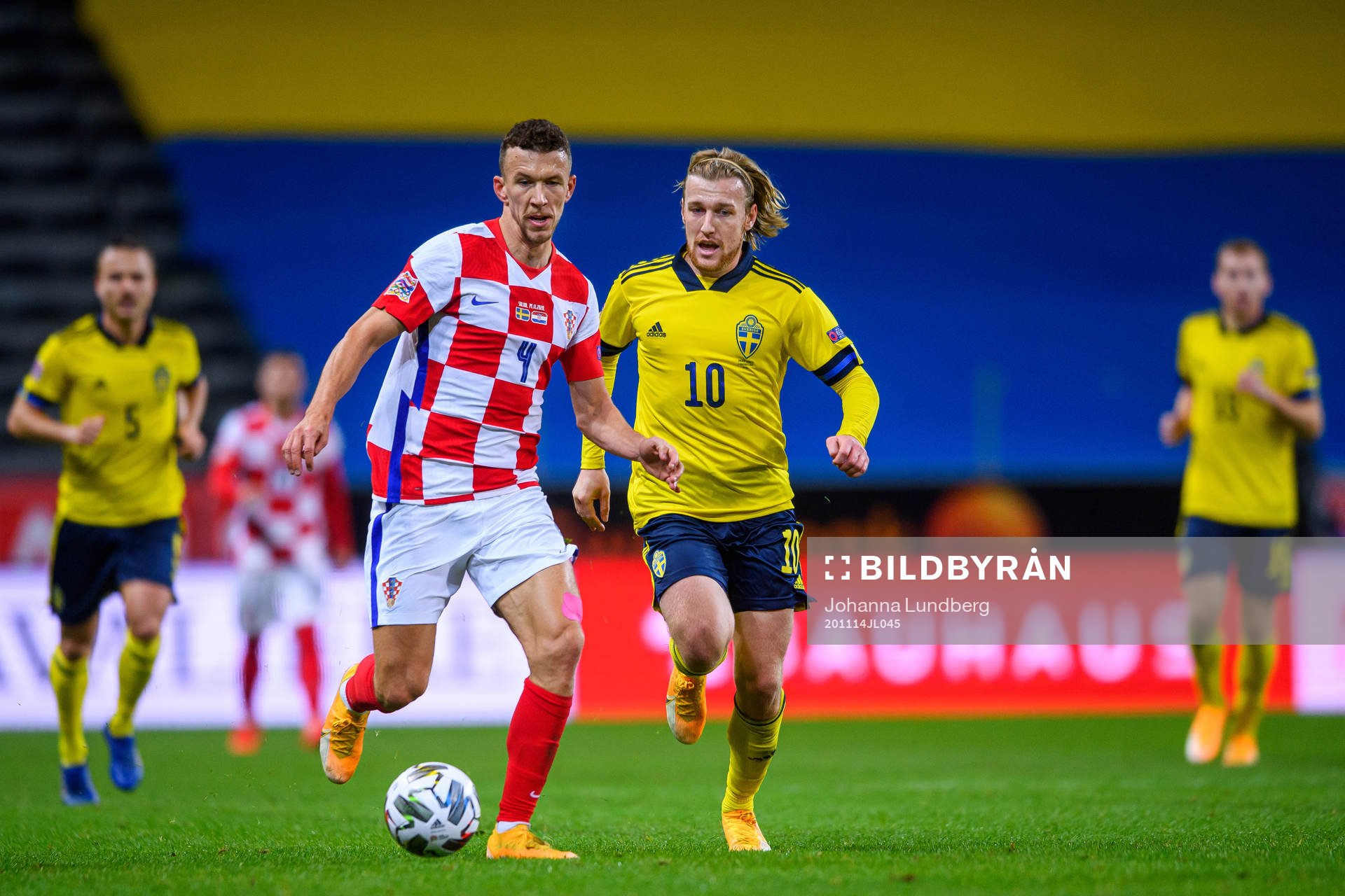 Ivan Perisic of Croatia and Emil Forsberg of Sweden