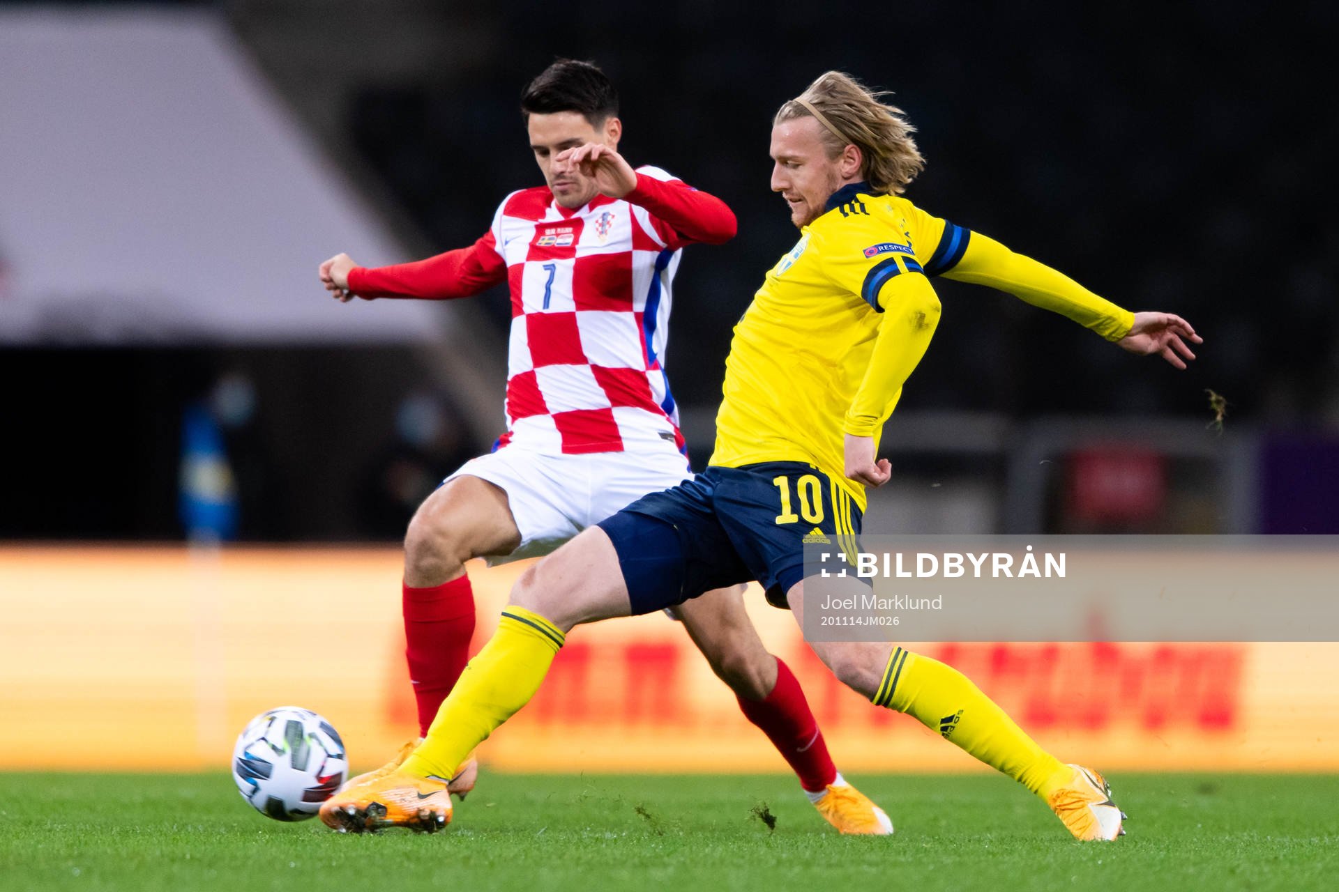 Josip Brekalo of Croatia and Emil Forsberg of Sweden