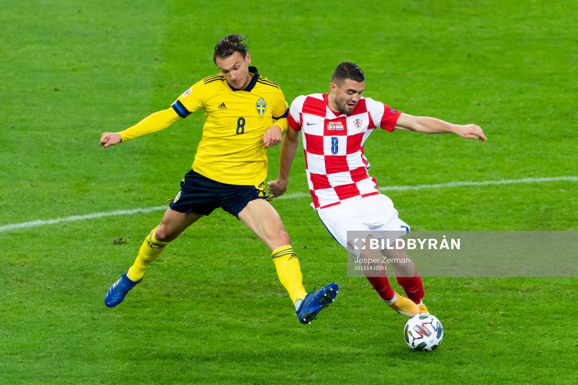Albin Ekdal of Sweden and Mateo Kovacic of Croatia