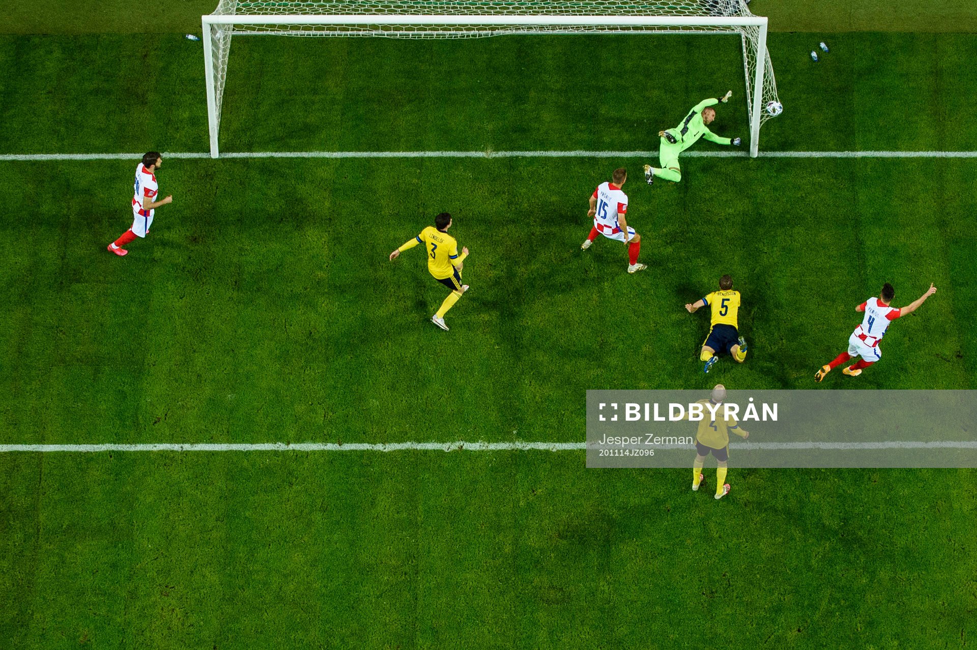 Ivan Perisic of Croatia celebrates after scoring 2-1 on goalkeeper Robin Olsen of Sweden during the Nations League football match between Sweden and Croatia on November 14, 2020 in Stockholm.