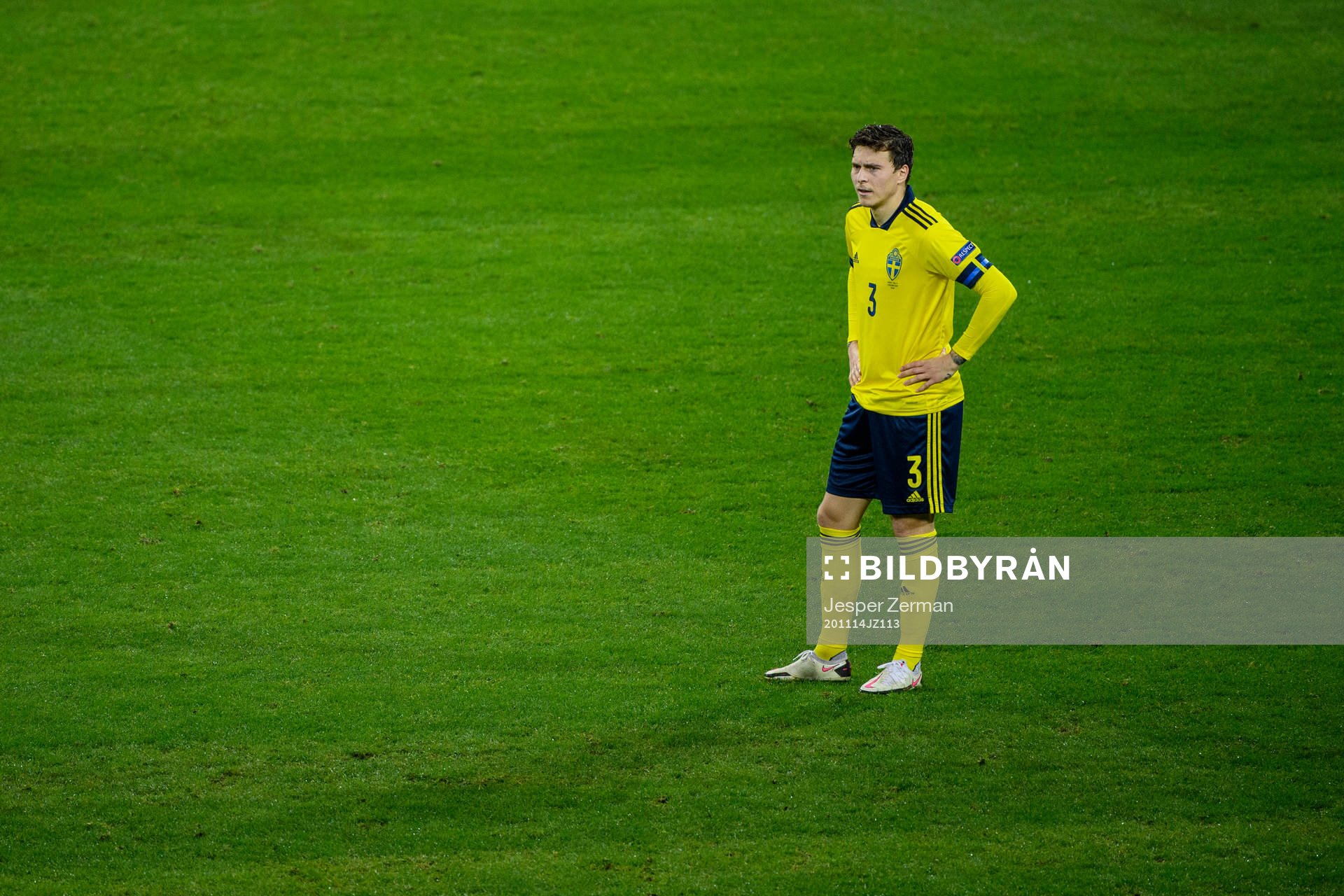 Victor Nilsson Lindelöf of Sweden looks dejected