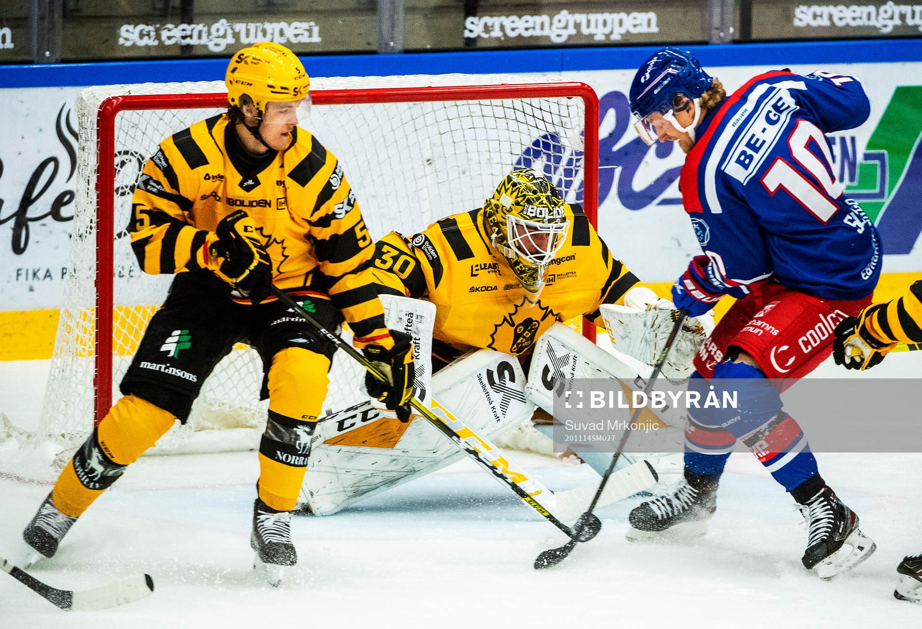 Oskarshamns Oscar Sundh och Skellefteås målvakt Gustaf