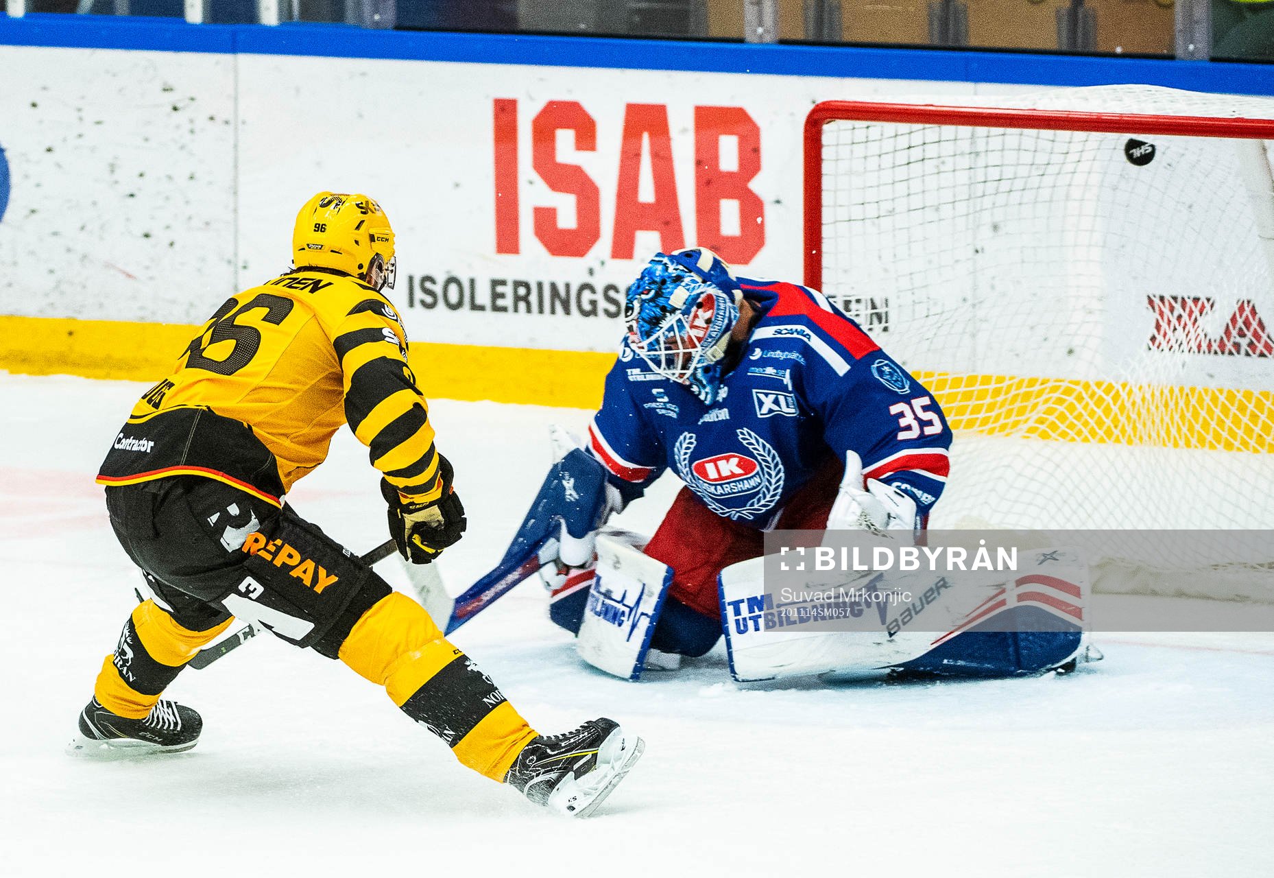 Skellefteås Rickard Hugg gör här 2-3