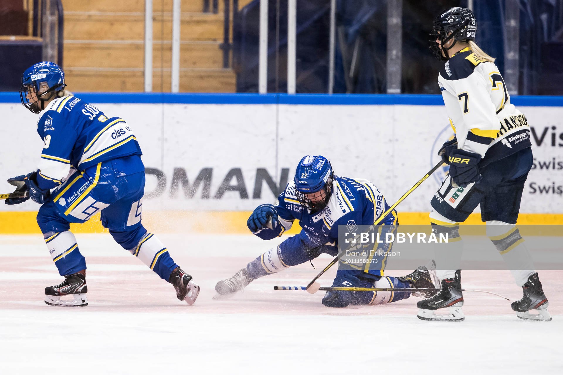 Leksands Saana Valkama och HV71s Thea Johansson