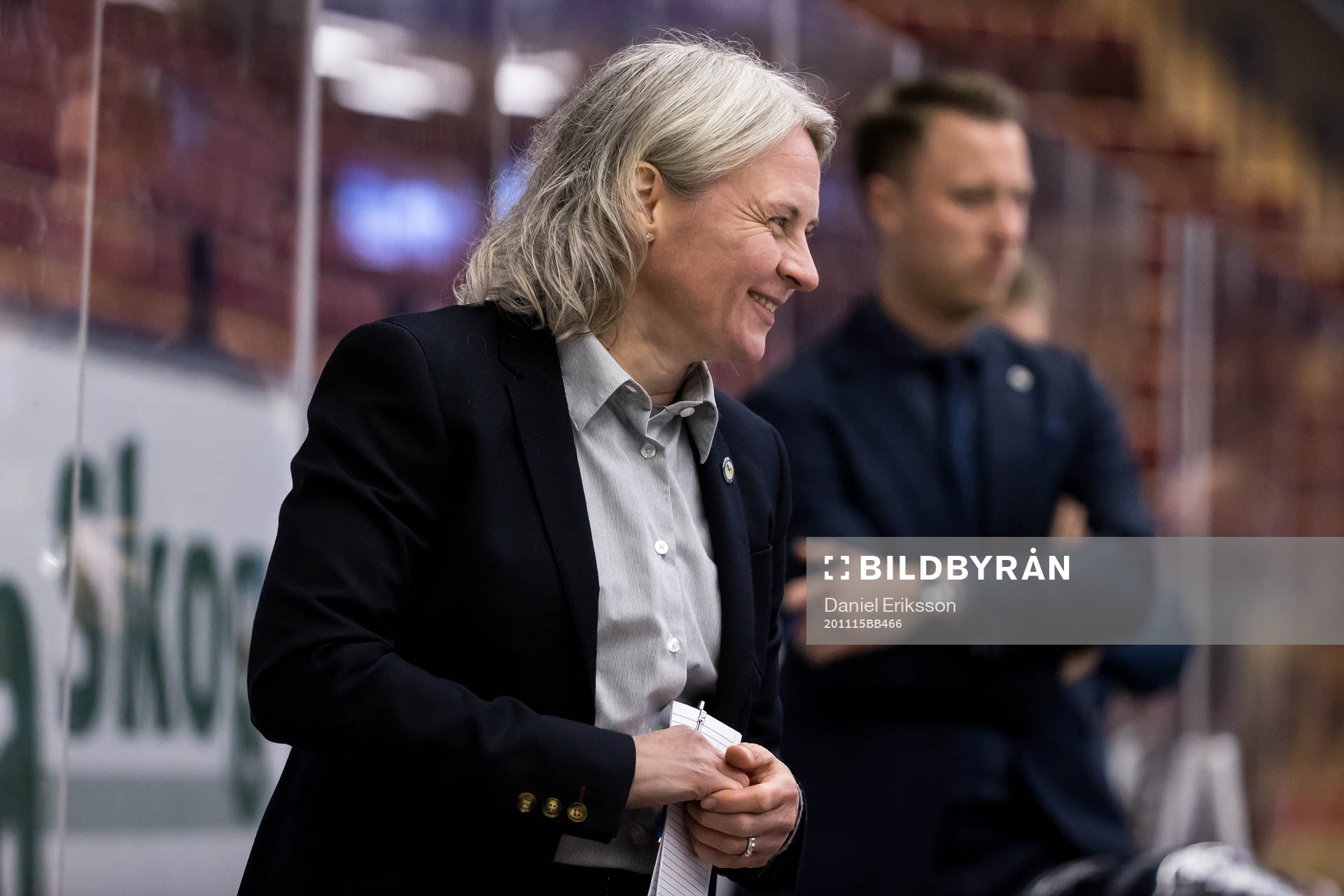 HV71s assisterande tränare Riikka Sallinen