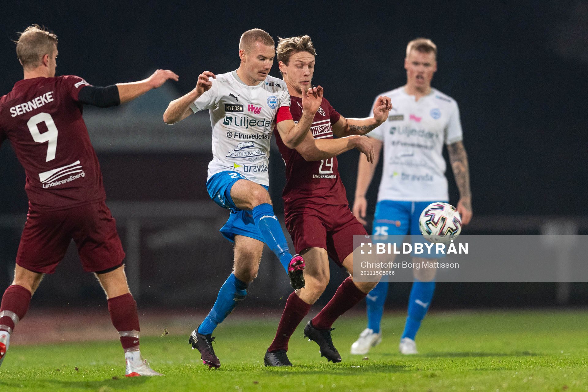 Värnamos Freddy Winst mot Landskronas Robin Hofsö