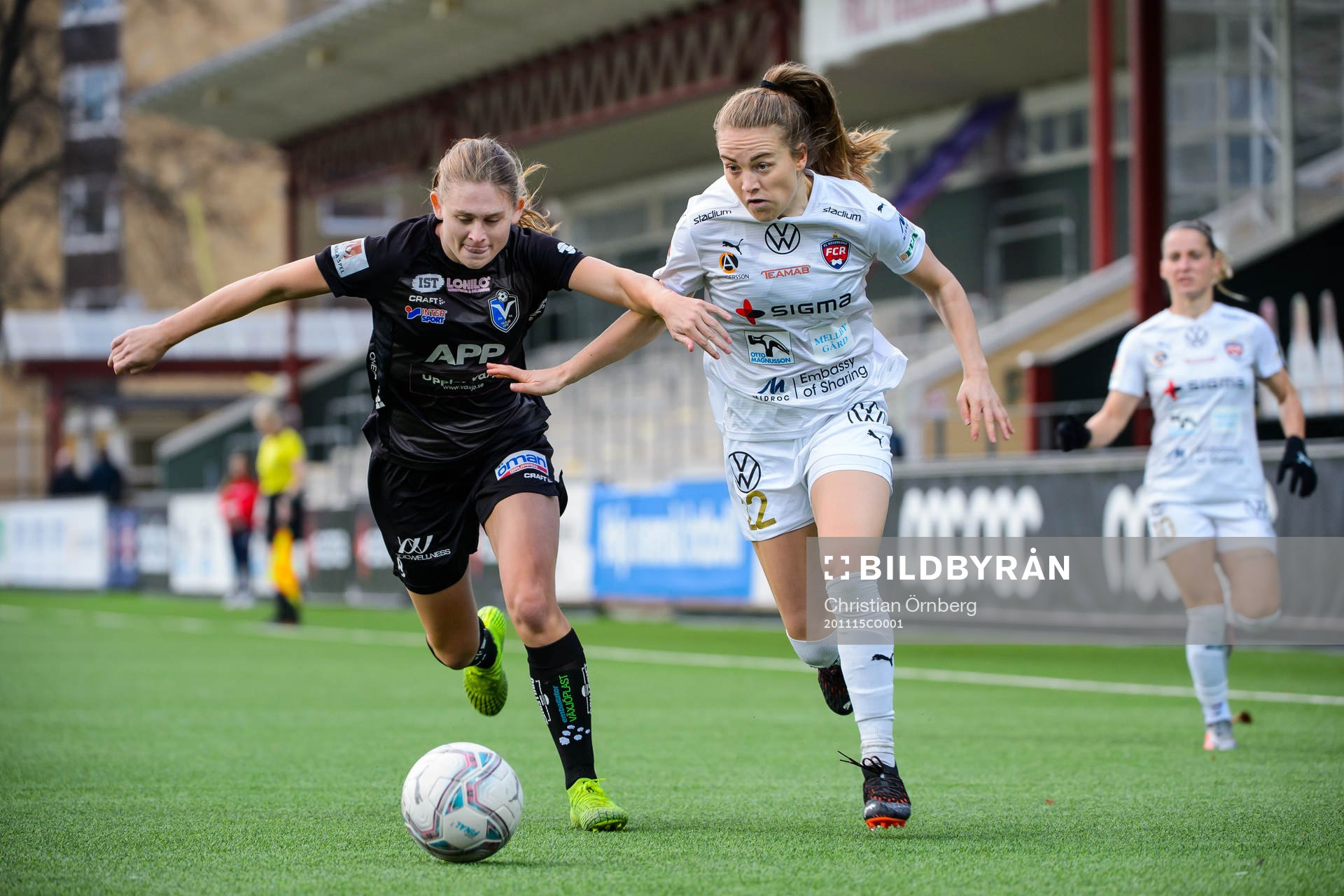 Växjös Emelie Henriksen och Rosengårds Fiona Brown