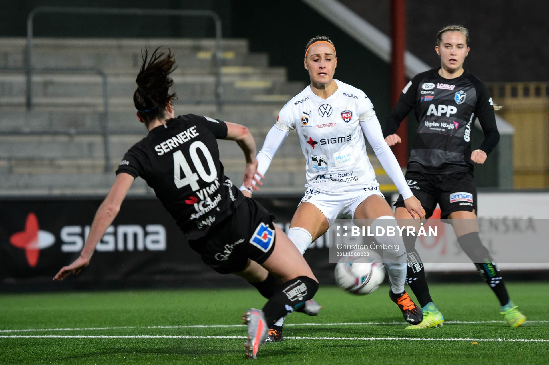 Rosengårds Sanne Troelsgaard och Växjös Phobe Lynch