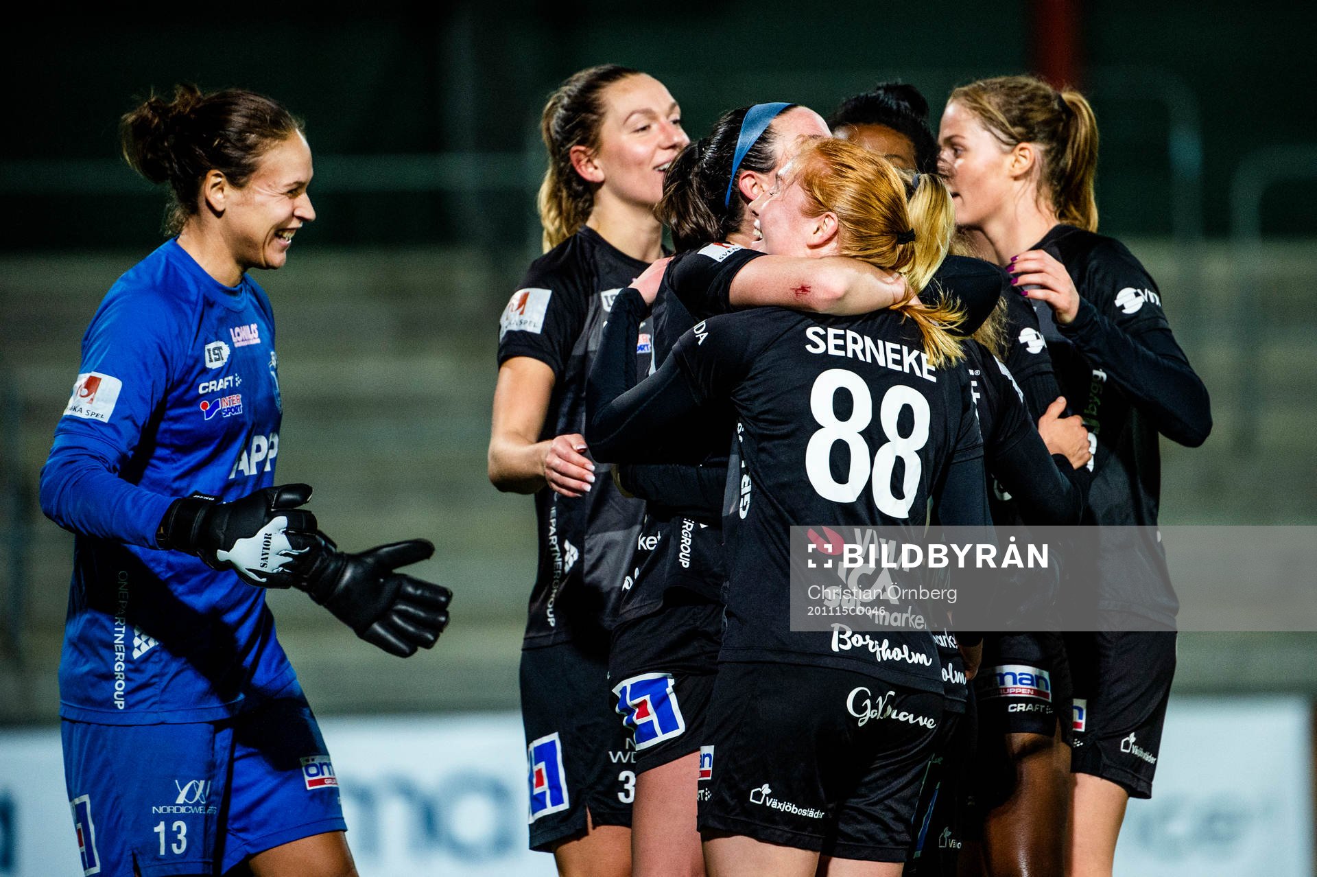 Växjös målvakt Katlynn Fraine och Tilde Johansson
