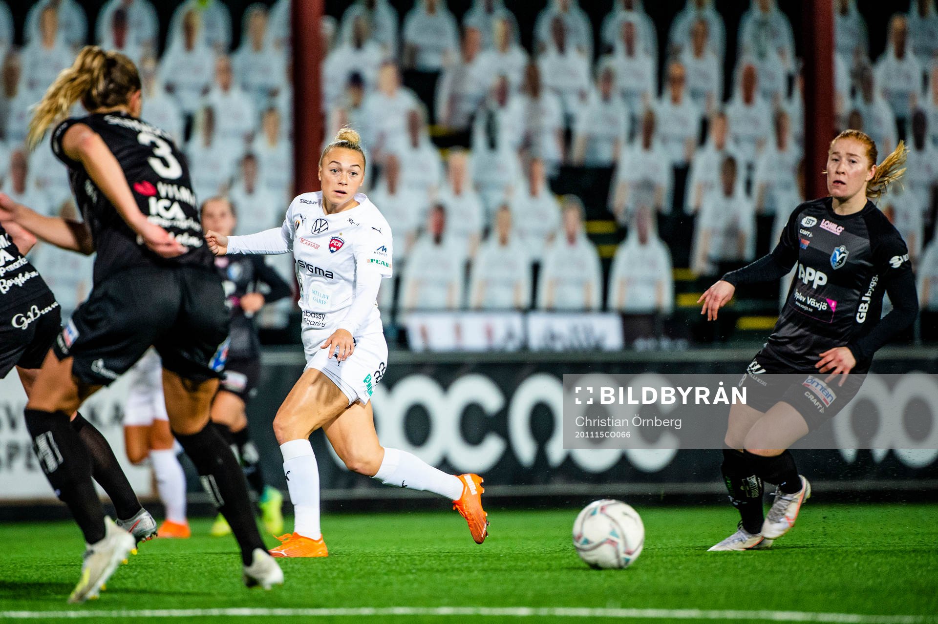 Rosengårds Hanna Bennison mot Växjös Jennie Nordin och