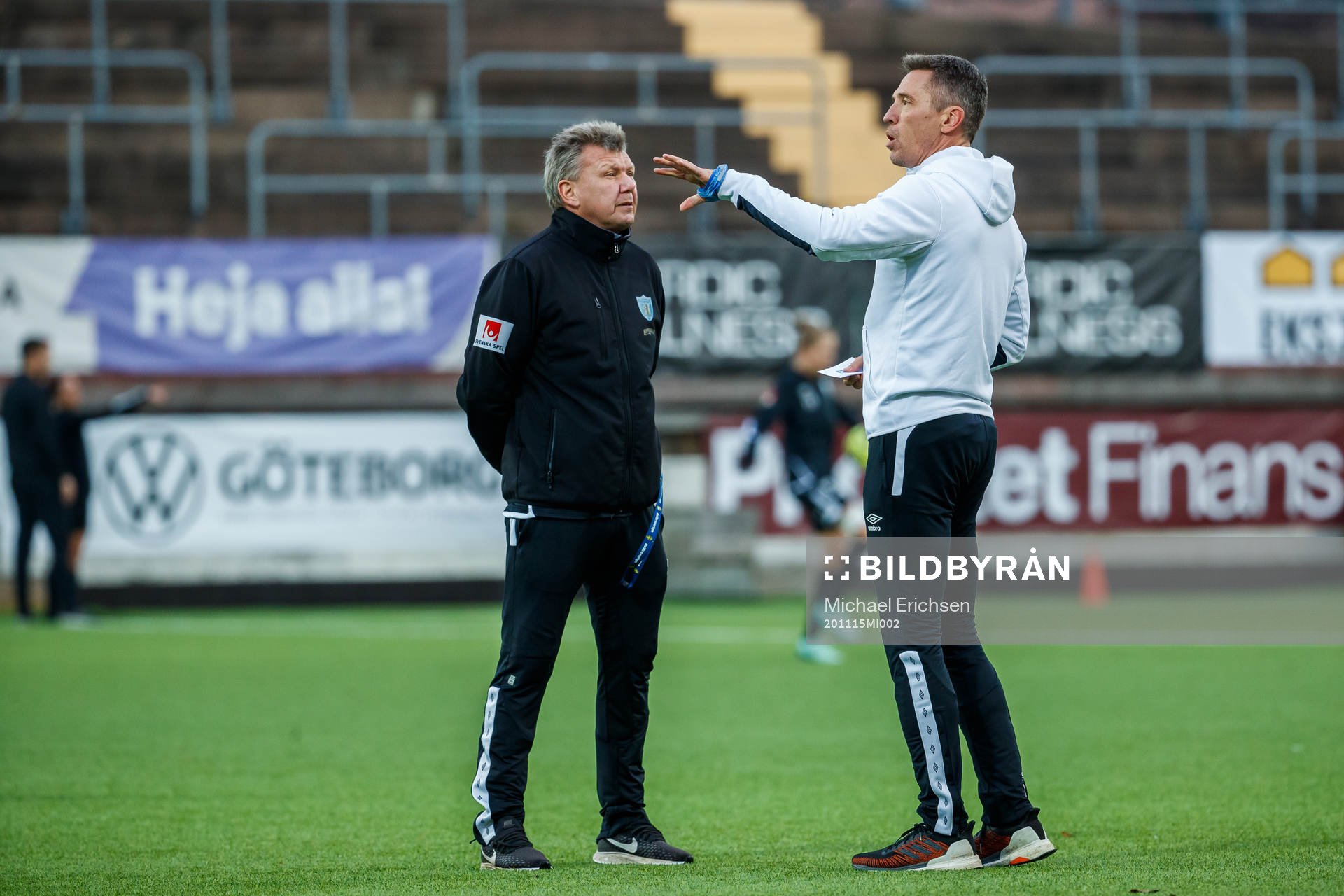 Göteborgs tränare Jörgen Ericsson och Mats Gren inför fotbollsmatchen i Damallsvenskan mellan Kopparbergs/Göteborg och Vittsjö den 15 november 2020 i Göteborg.