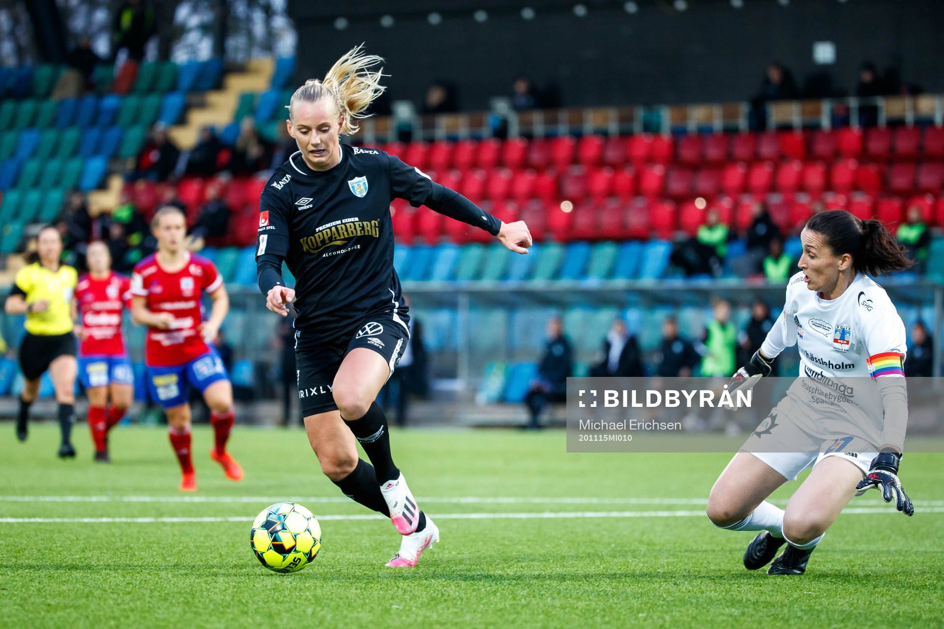 Göteborgs Stina Blackstenius gör 1-0 bakom Vittsjös