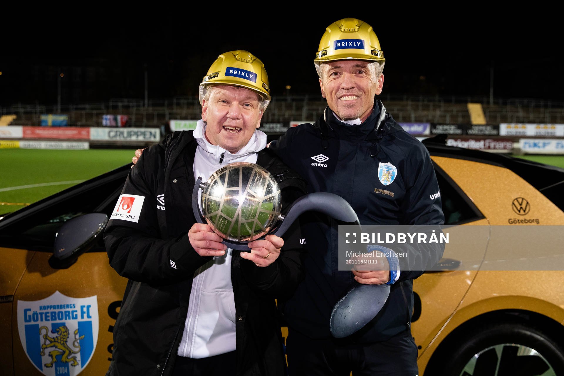 Göteborgs tränare Jörgen Ericsson och Mats Gren jublar