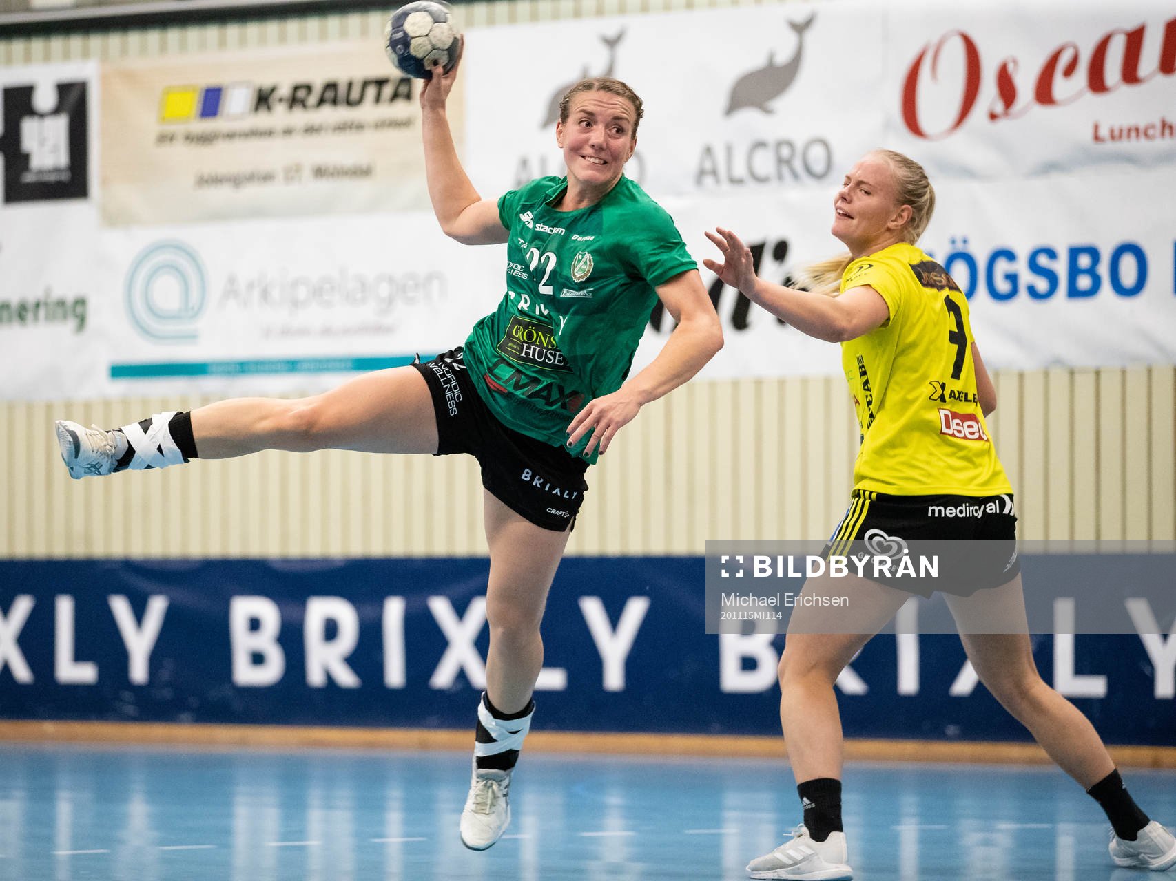 Önnereds Tilda Matthijs stegar förbi Sävehofs Nina