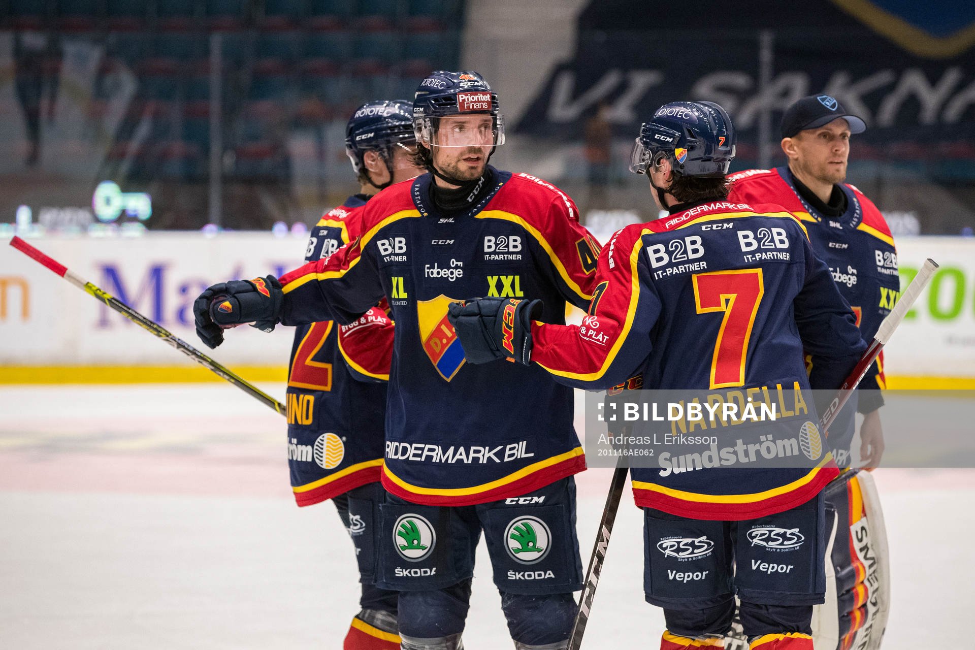 Djurgårdens Jacob Josefson jublar med Robert Nardella