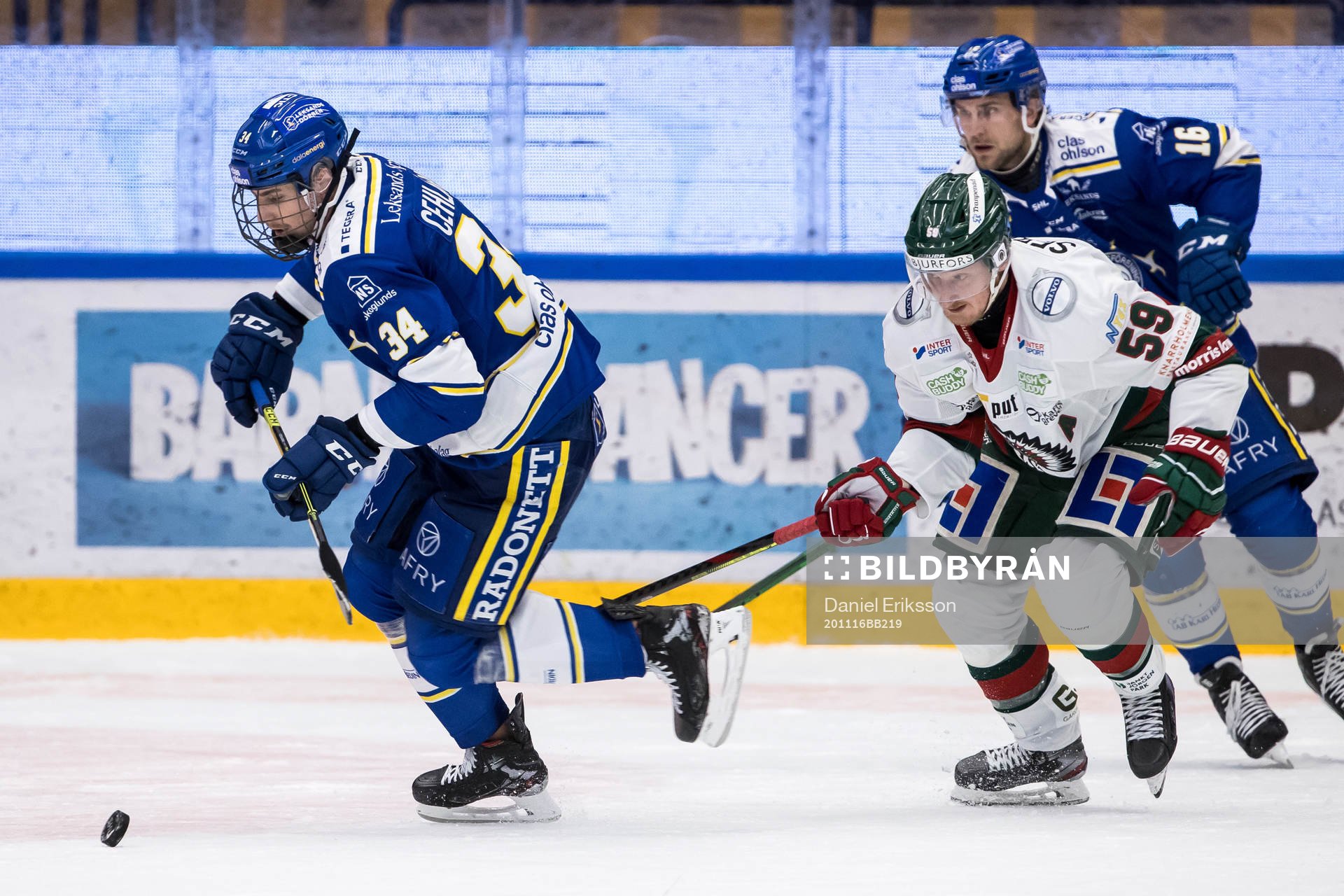 Leksands Peter Cehlarik och Frölundas Simon Hjalmarsson