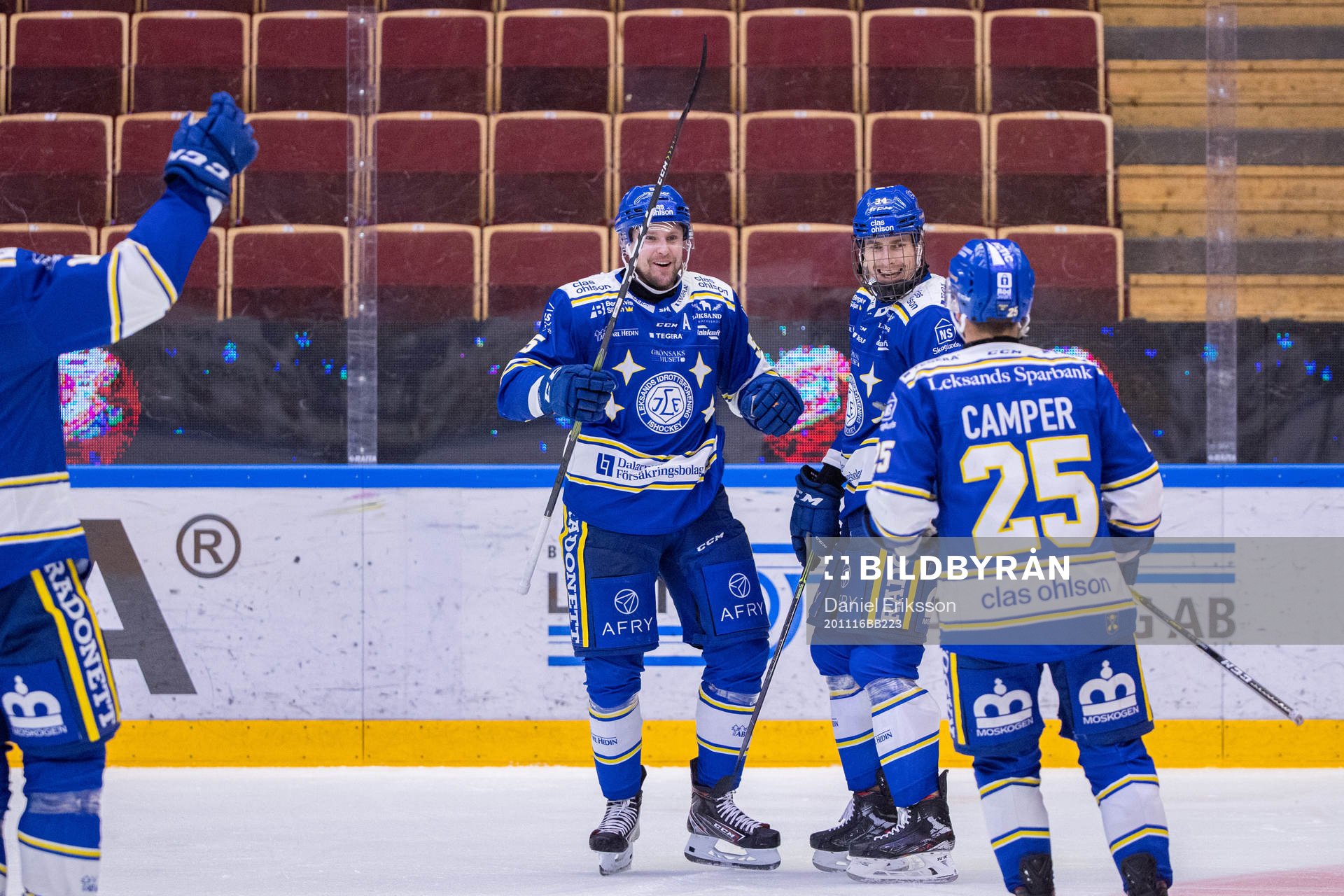Leksands Jonas Ahnelöv jublar med Peter Cehlarik
