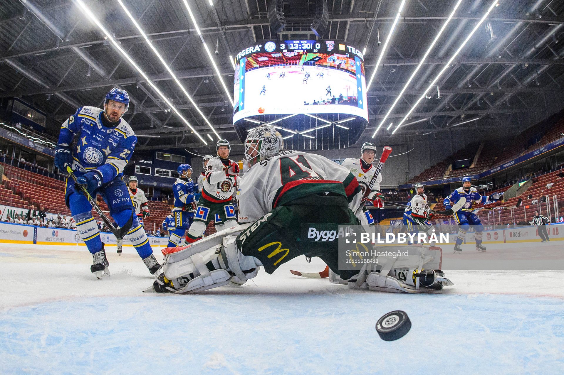 Leksands Jonas Ahnelöv, ej i bild, gör 4-0 bakom Leksands