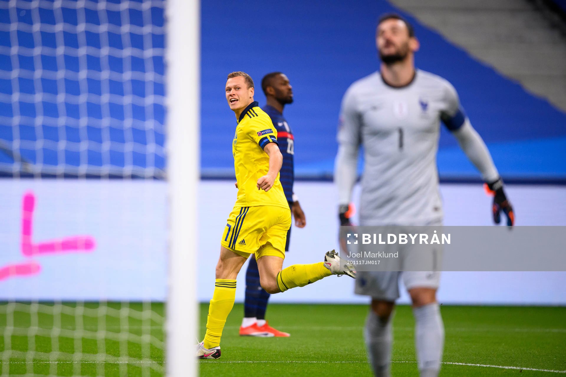 Viktor Claesson of Sweden celebrates the 0-1 goal