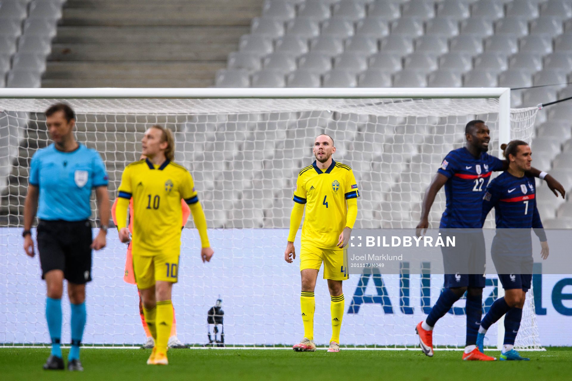 Marcus Danielson of Sweden looks dejected