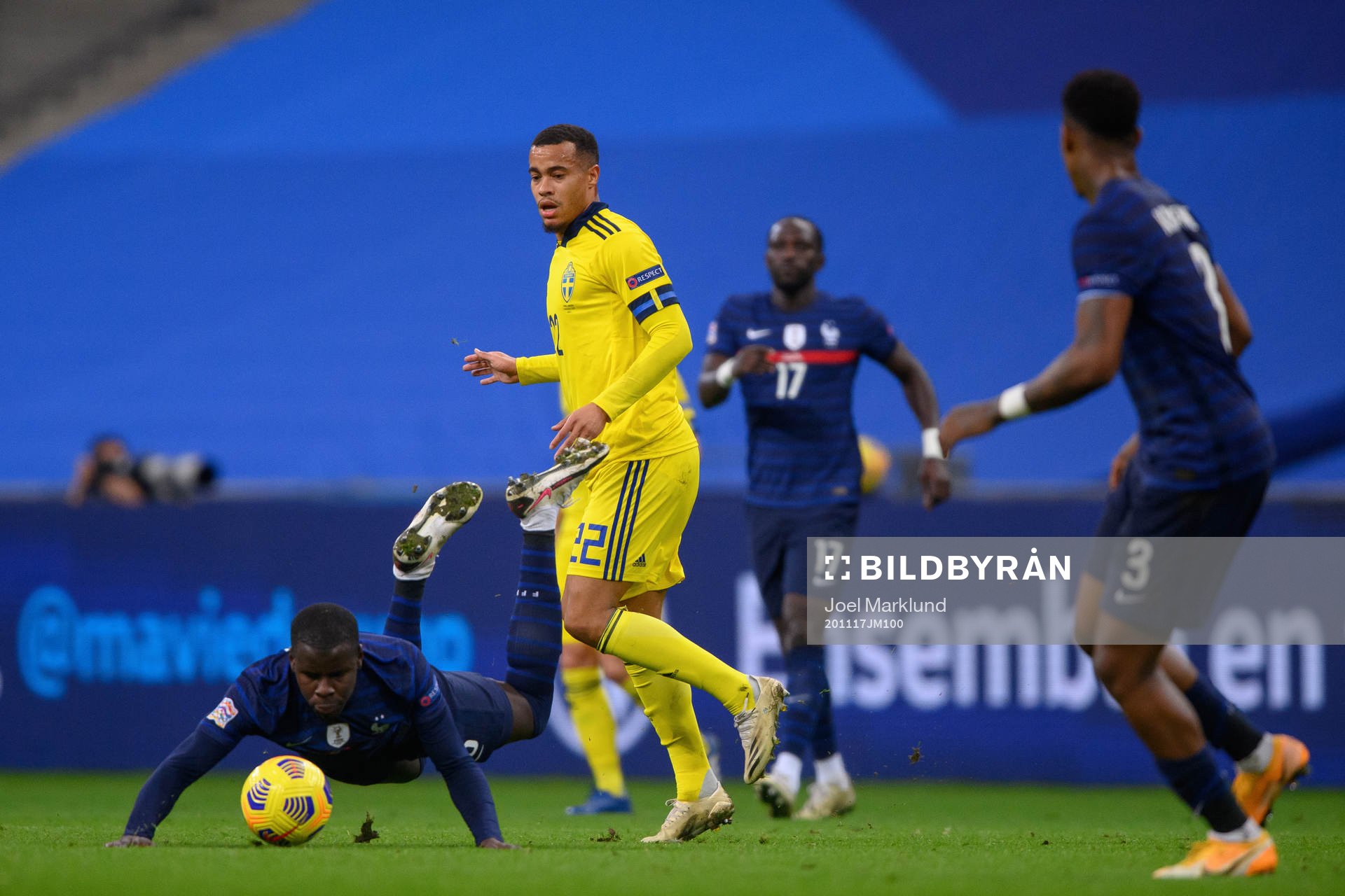 Kurt Zouma of France and Robin Quaison of Sweden