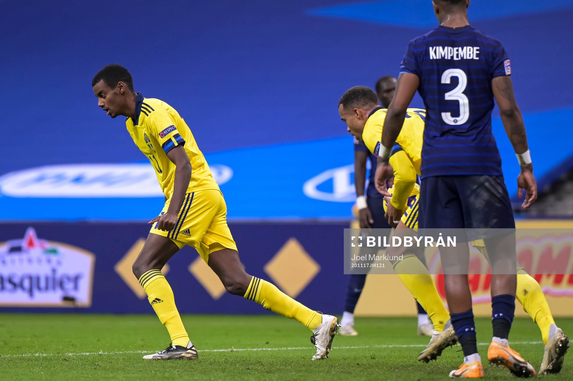 Alexander Isak and Robin Quaison of Sweden celebrate the 3-2 goal during the Nations League football match between France and Sweden on November 17, 2020 in Paris.