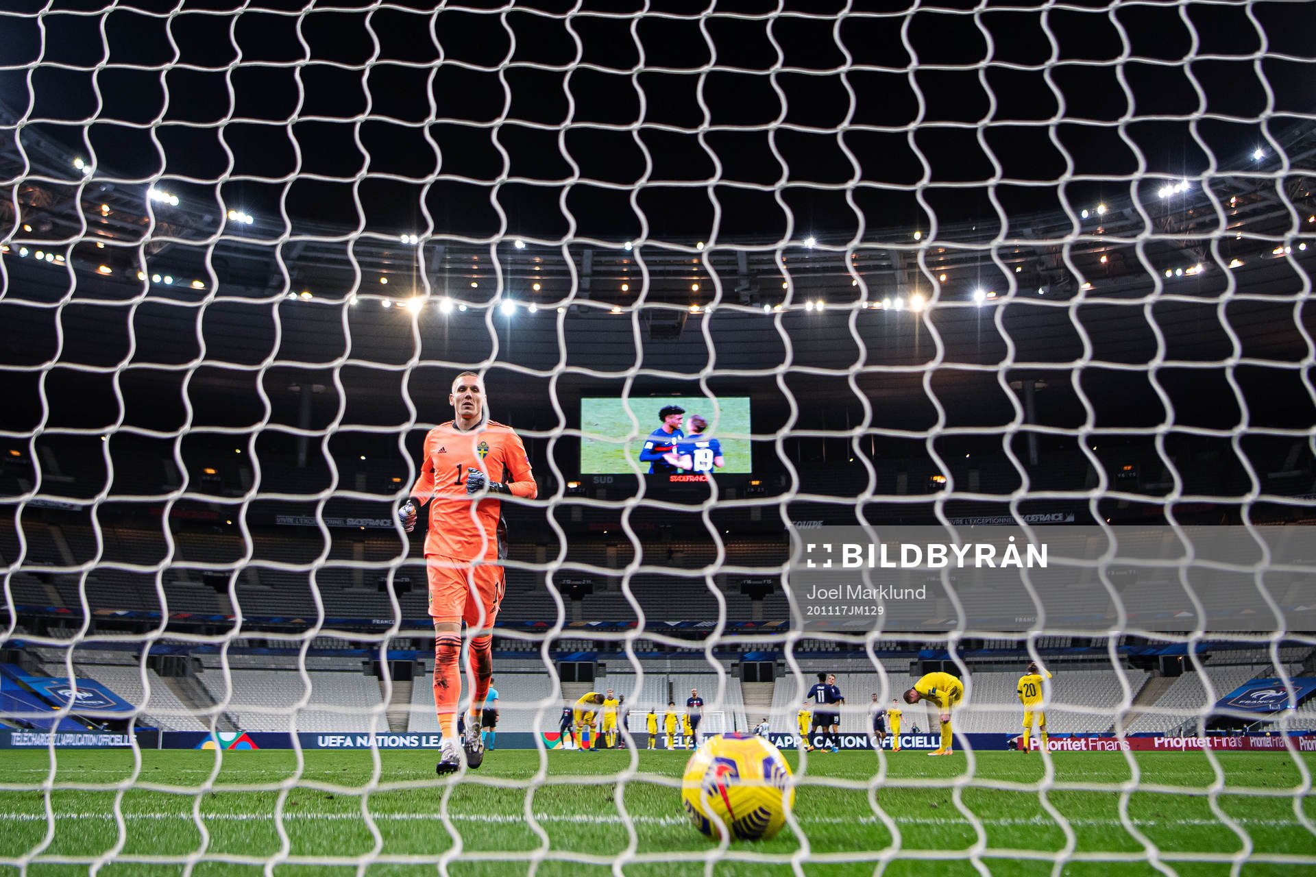 Goalkeeper Robin Olsen of Sweden looks dejected