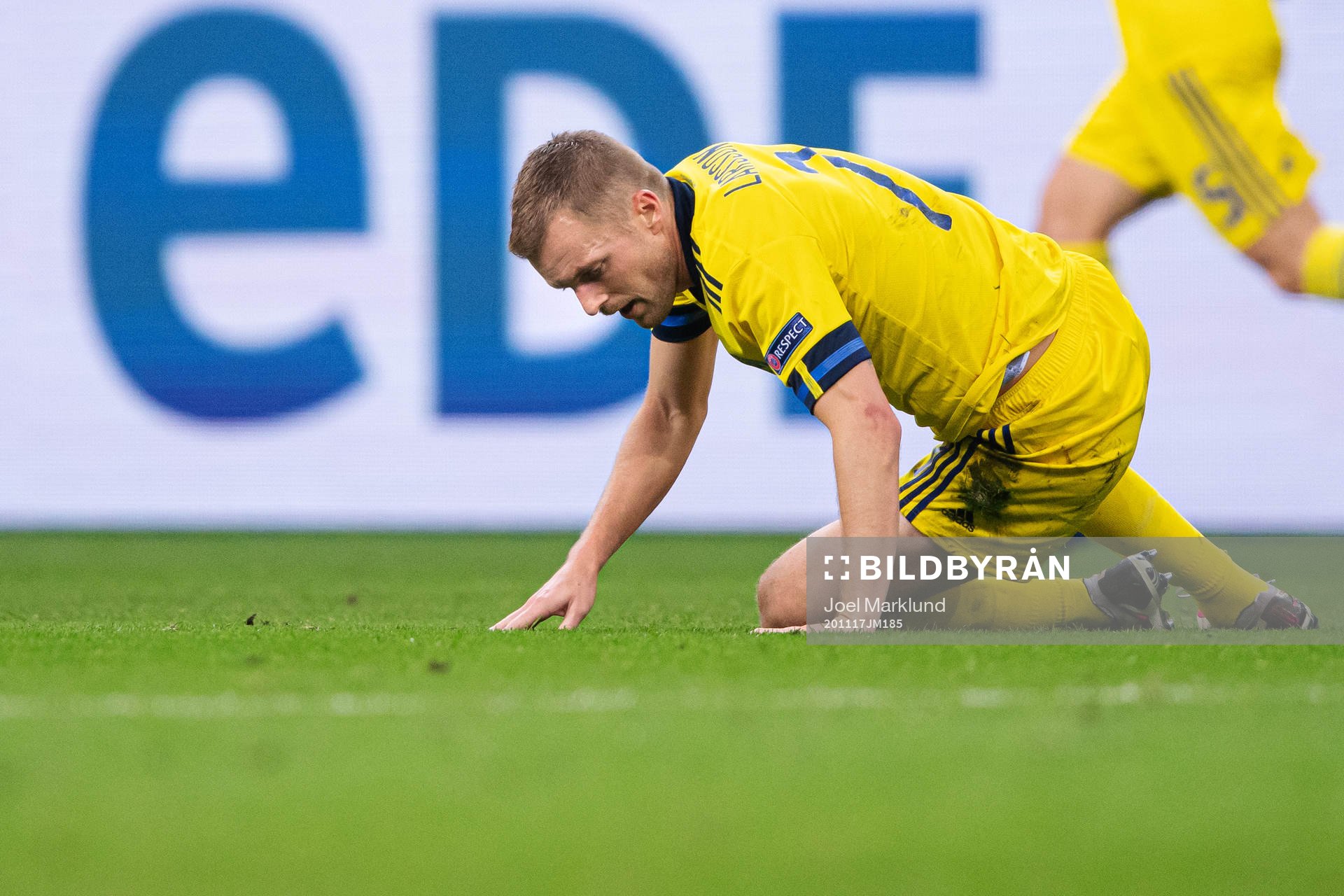 Sebastian Larsson of Sweden looks dejected