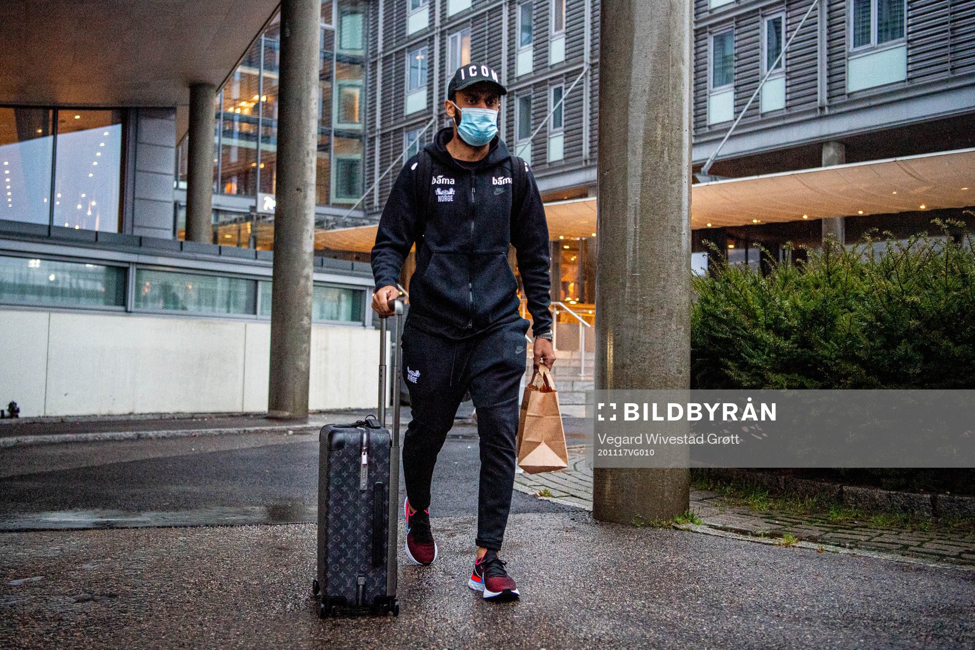 Ghayas Zahid of the Norwegian national football team travels from Oslo Airport on November 17, 2020 in Gardermoen.