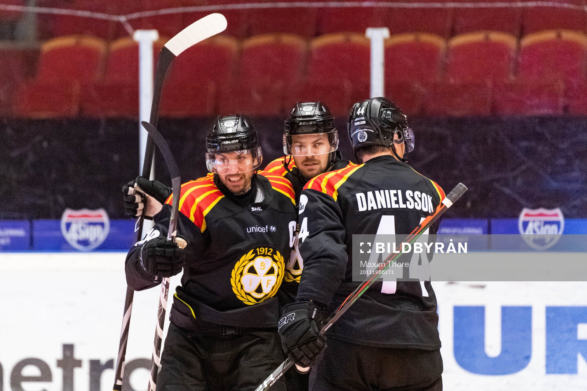 Brynäs Anton Rödin och Emil Molin jublar