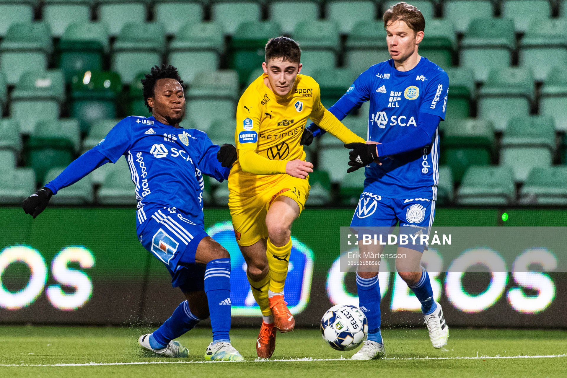 Sundsvalls Abdul-Halik Hudu och Johan Blomberg i kamp om