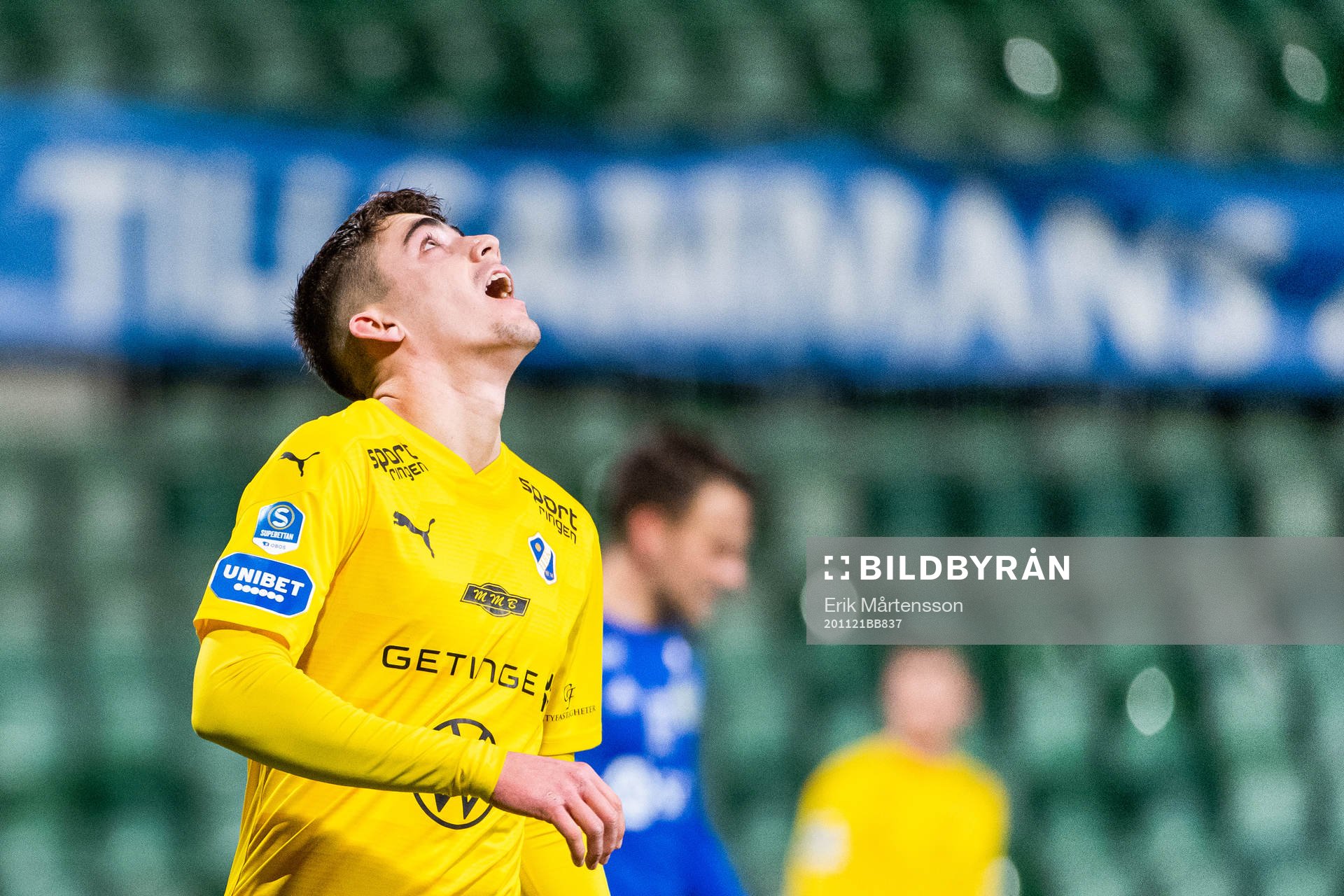 Halmstads Emil Tot Wikström reagerar
