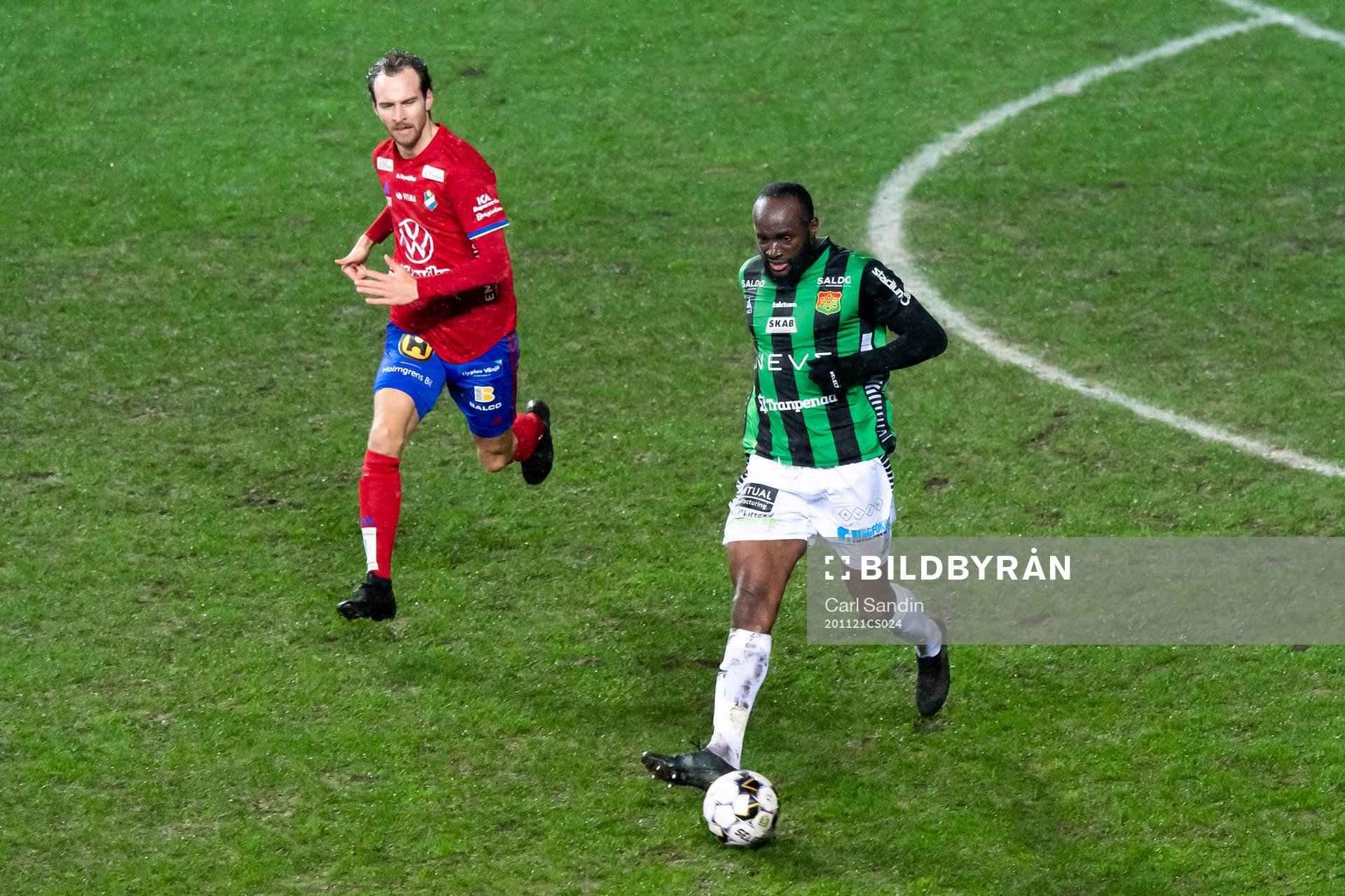 Östers Alexander Henningsson och GAIS Boris Lumbana