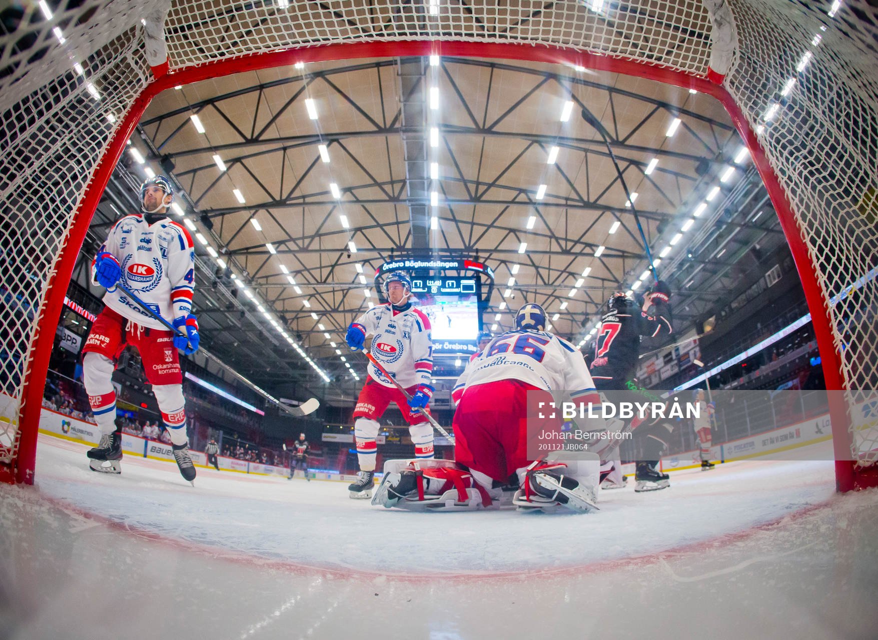 Örebros Glenn Gustafsson gör 2-1 på Oskarshamns målvakt