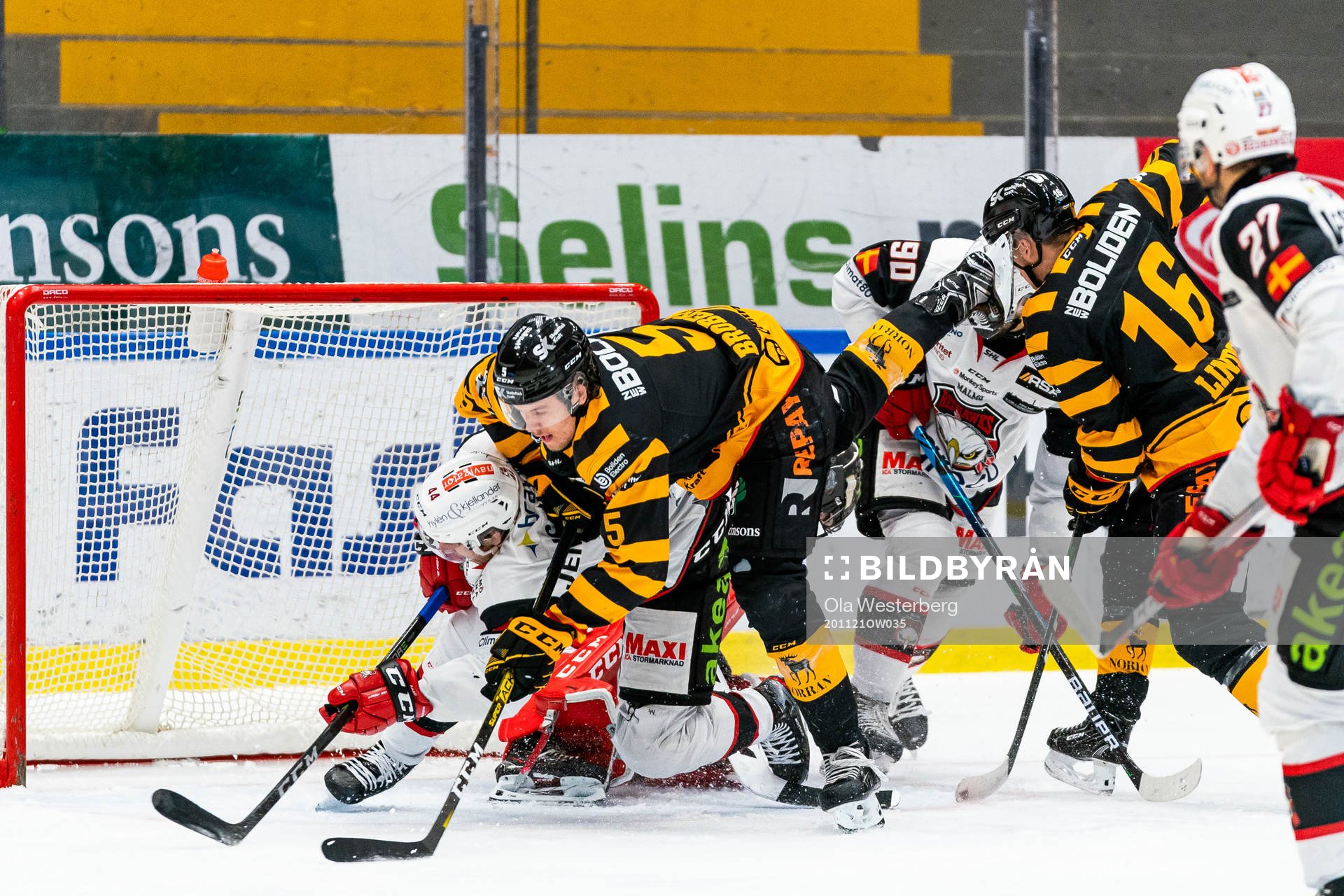 Skellefteås Philip Broberg och Malmö Redhawks Jesper