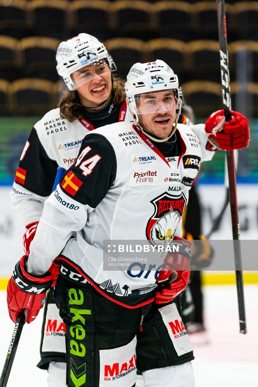 Malmö Redhawks Jesper Jensen Aabo och Malte Setkov jublar