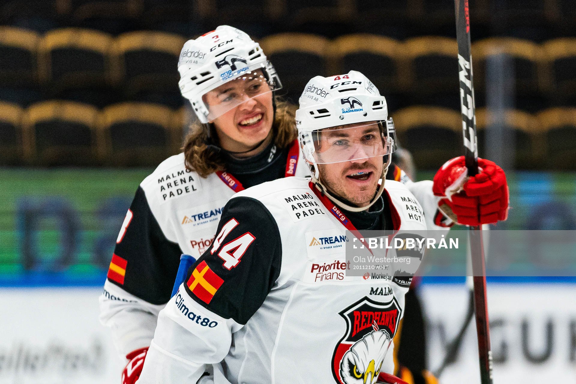 Malmö Redhawks Jesper Jensen Aabo och Malte Setkov jublar