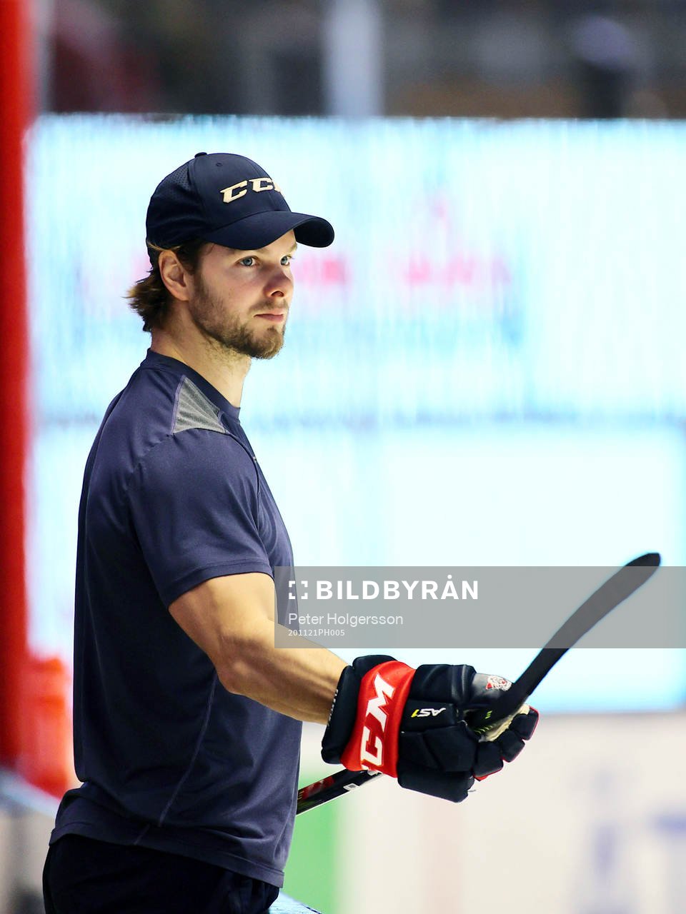 Linköpings Andrew Gordon före ishockeymatchen i SHL